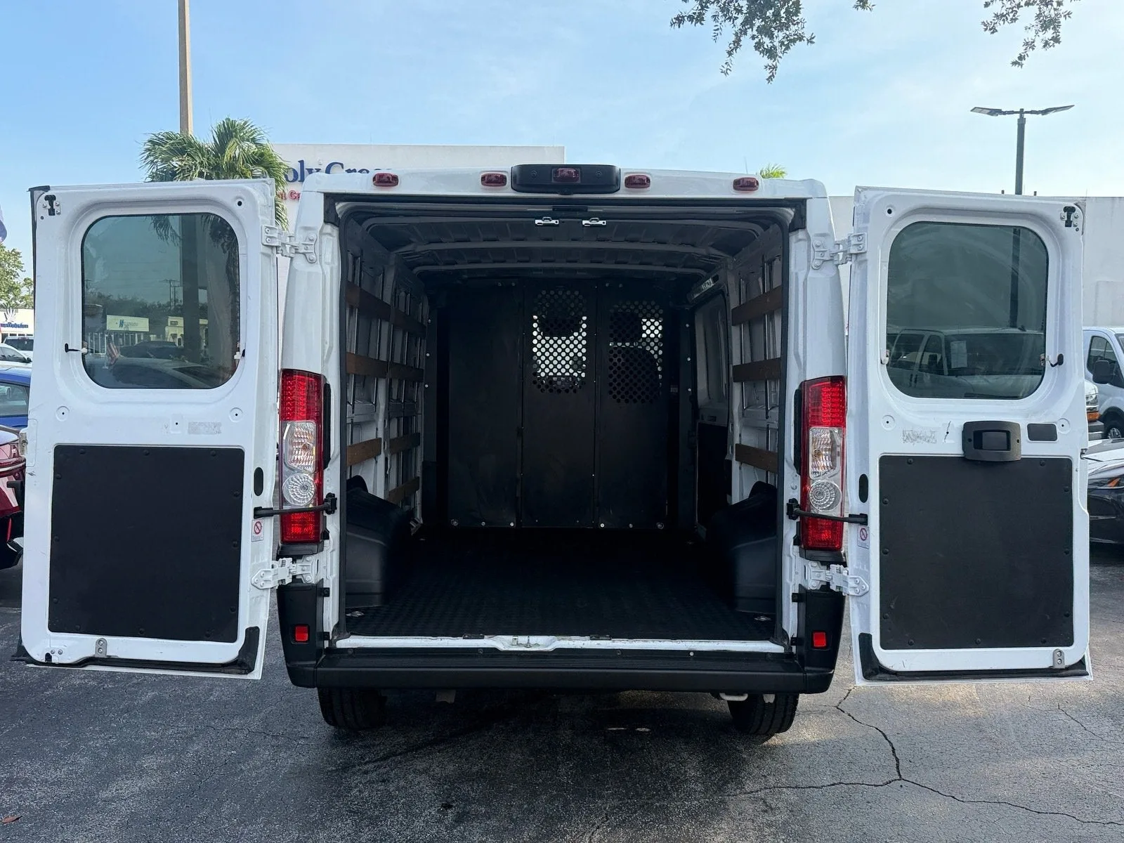 2025 RAM ProMaster Cargo Van Tradesman photo 15