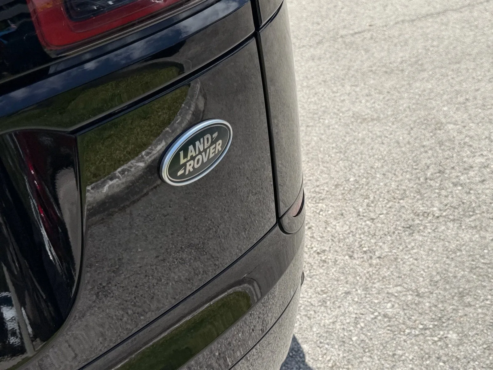 2022 Land Rover Range Rover Velar R-Dynamic S photo 16