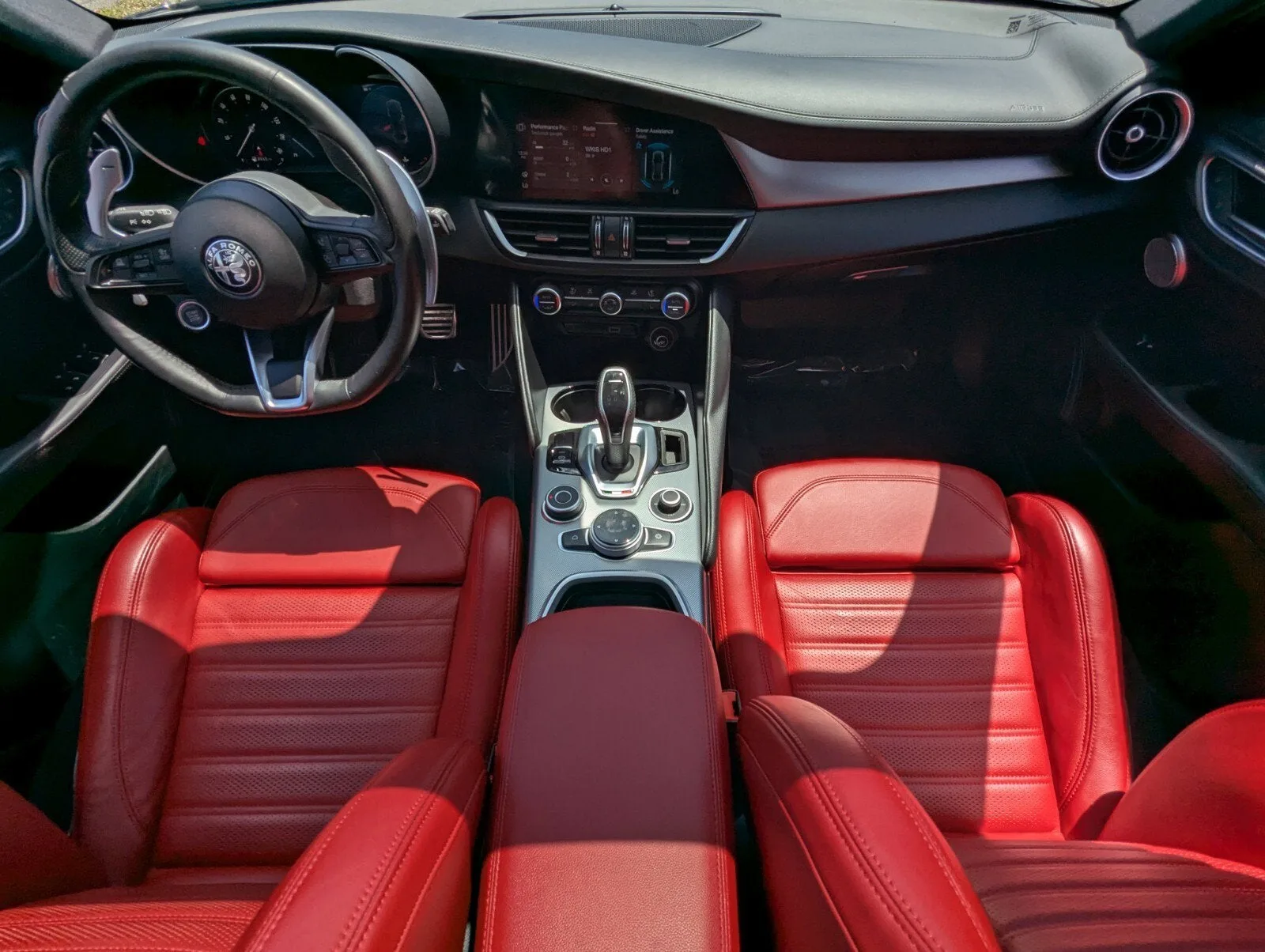 2024 Alfa Romeo Giulia Veloce photo 14