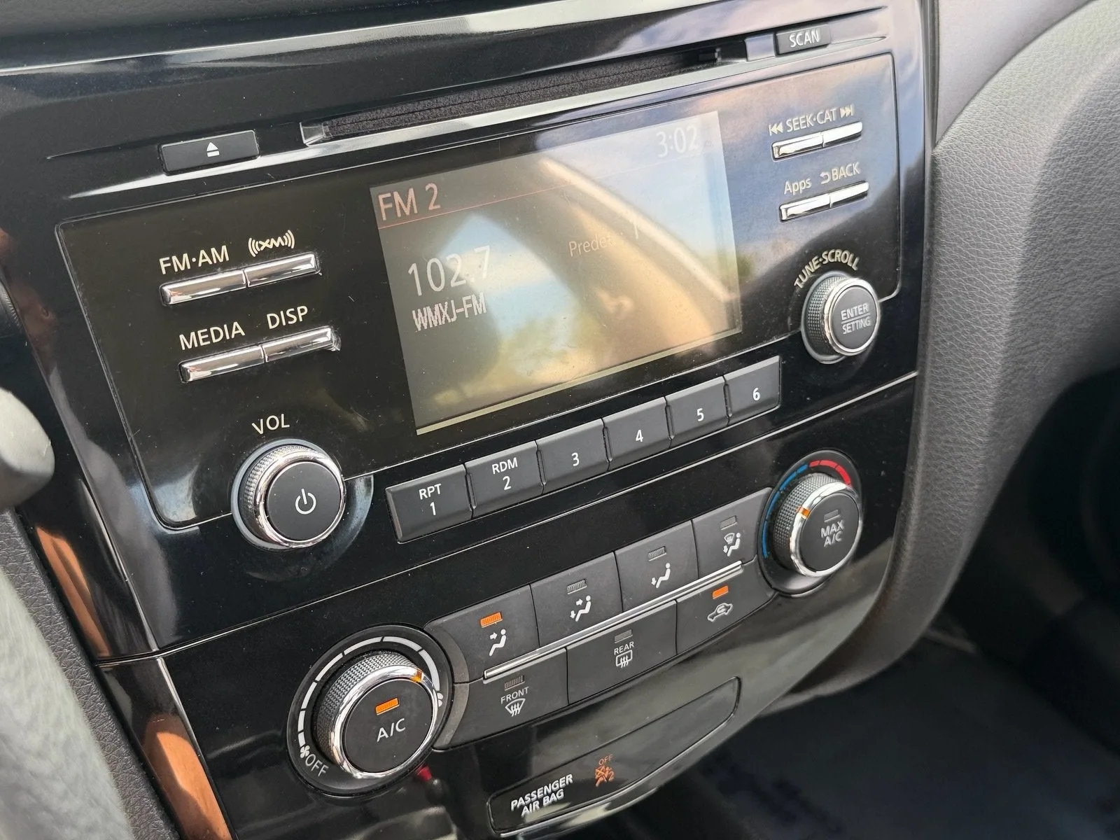 2016 Nissan Rogue S photo 22