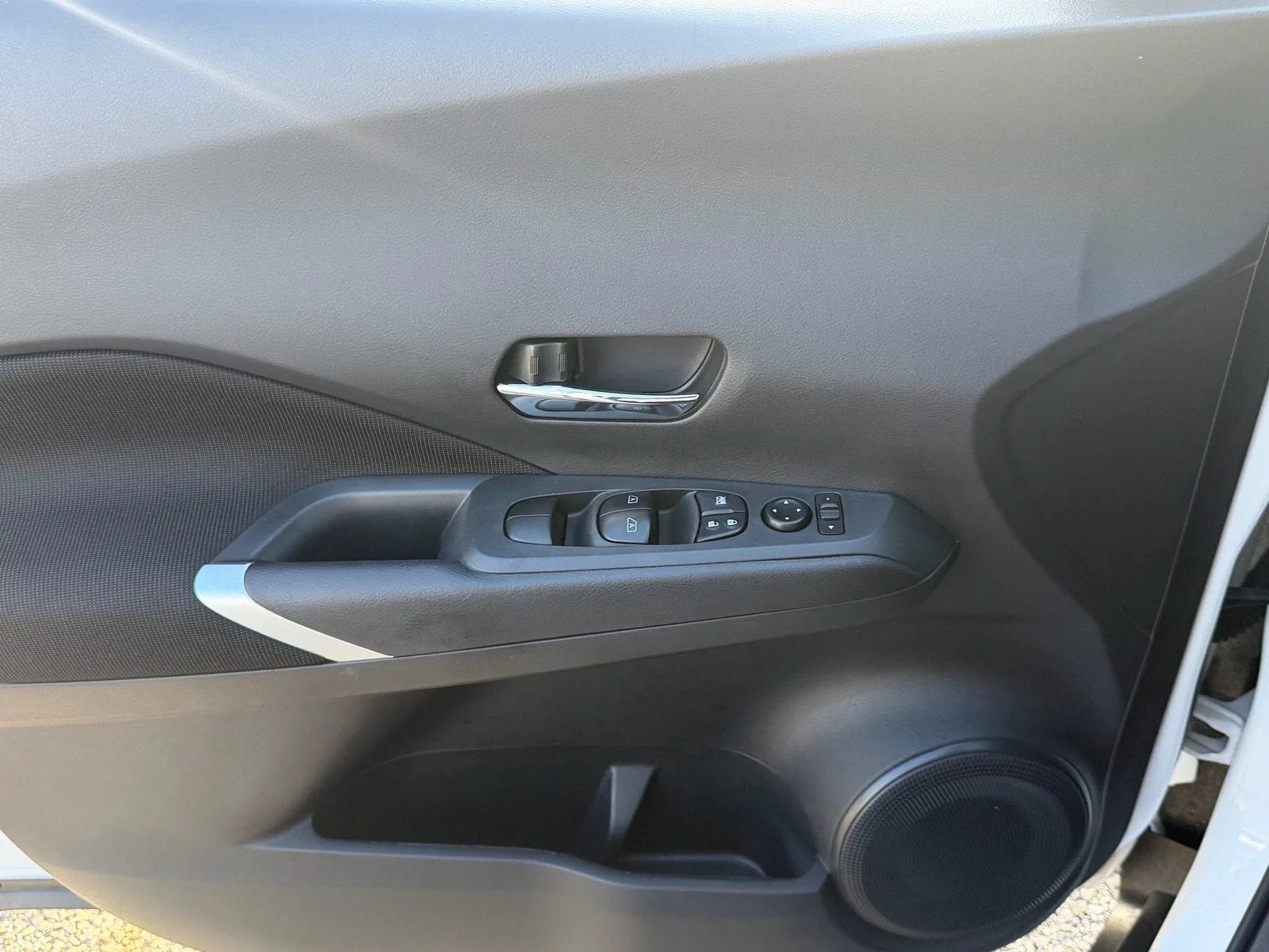 2024 Nissan Kicks SV photo 33