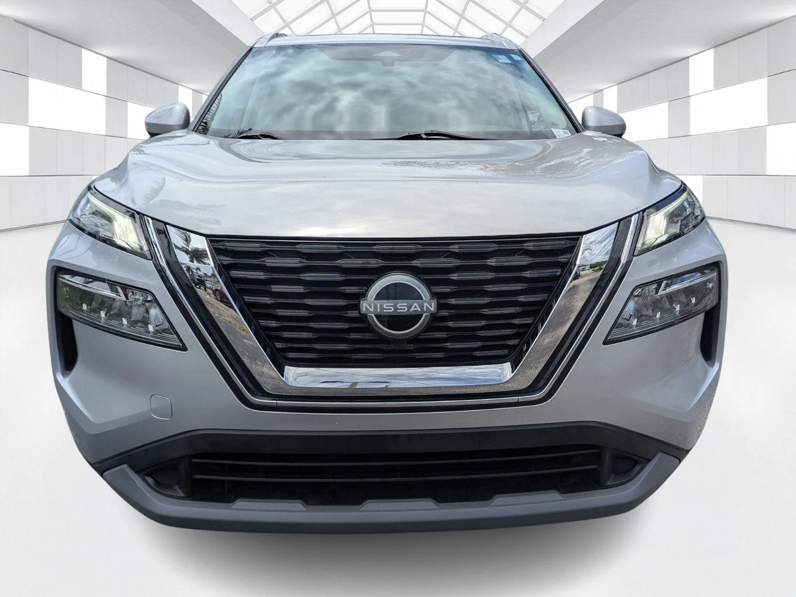 2023 Nissan Rogue SV photo 2