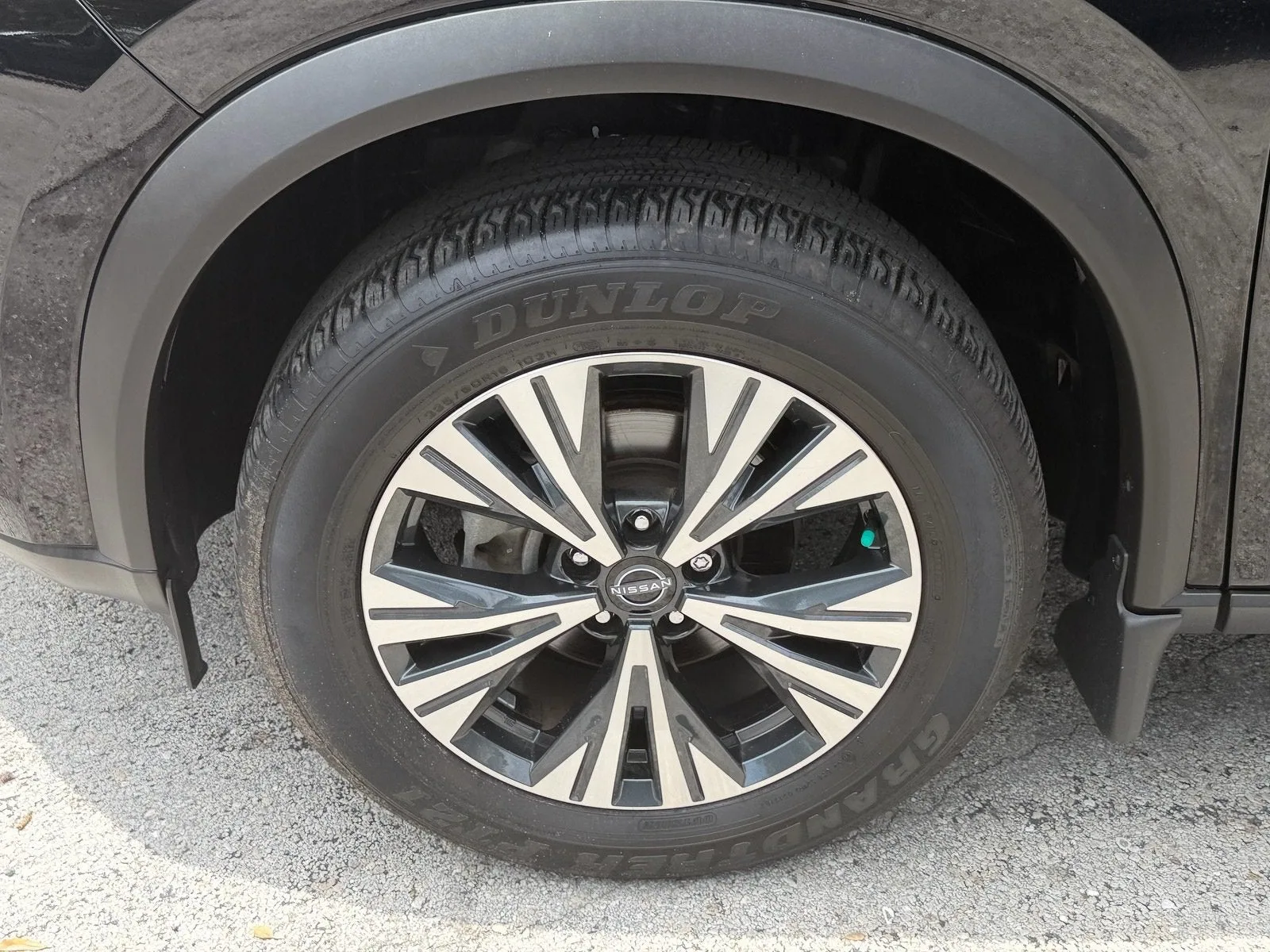 2023 Nissan Rogue SV photo 16