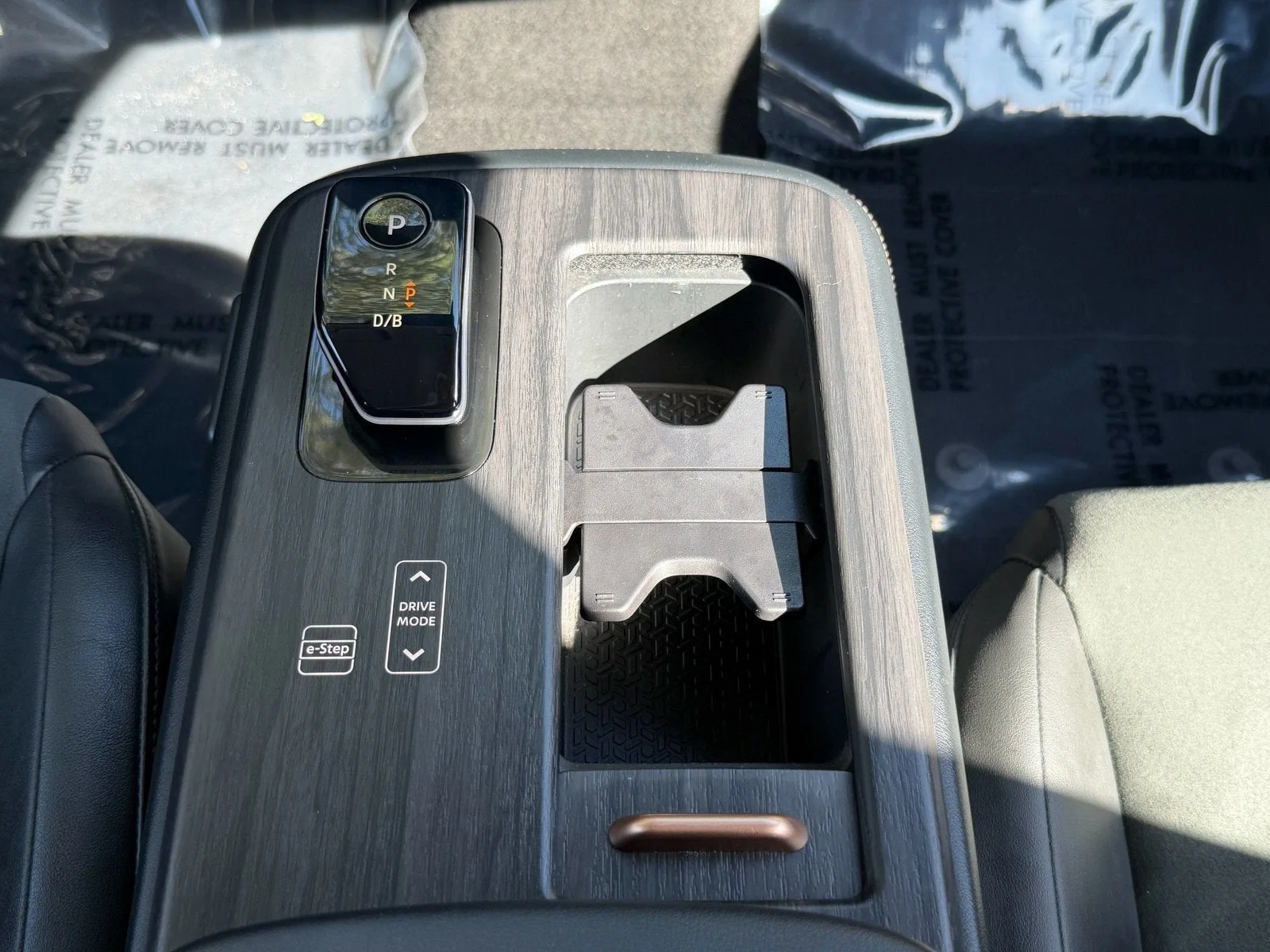 2024 Nissan ARIYA ENGAGE photo 17