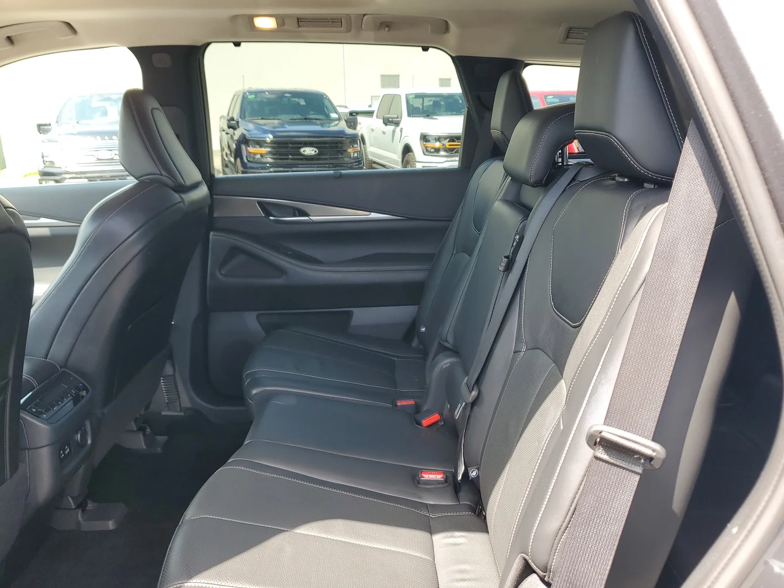 2022 INFINITI QX60 LUXE photo 12