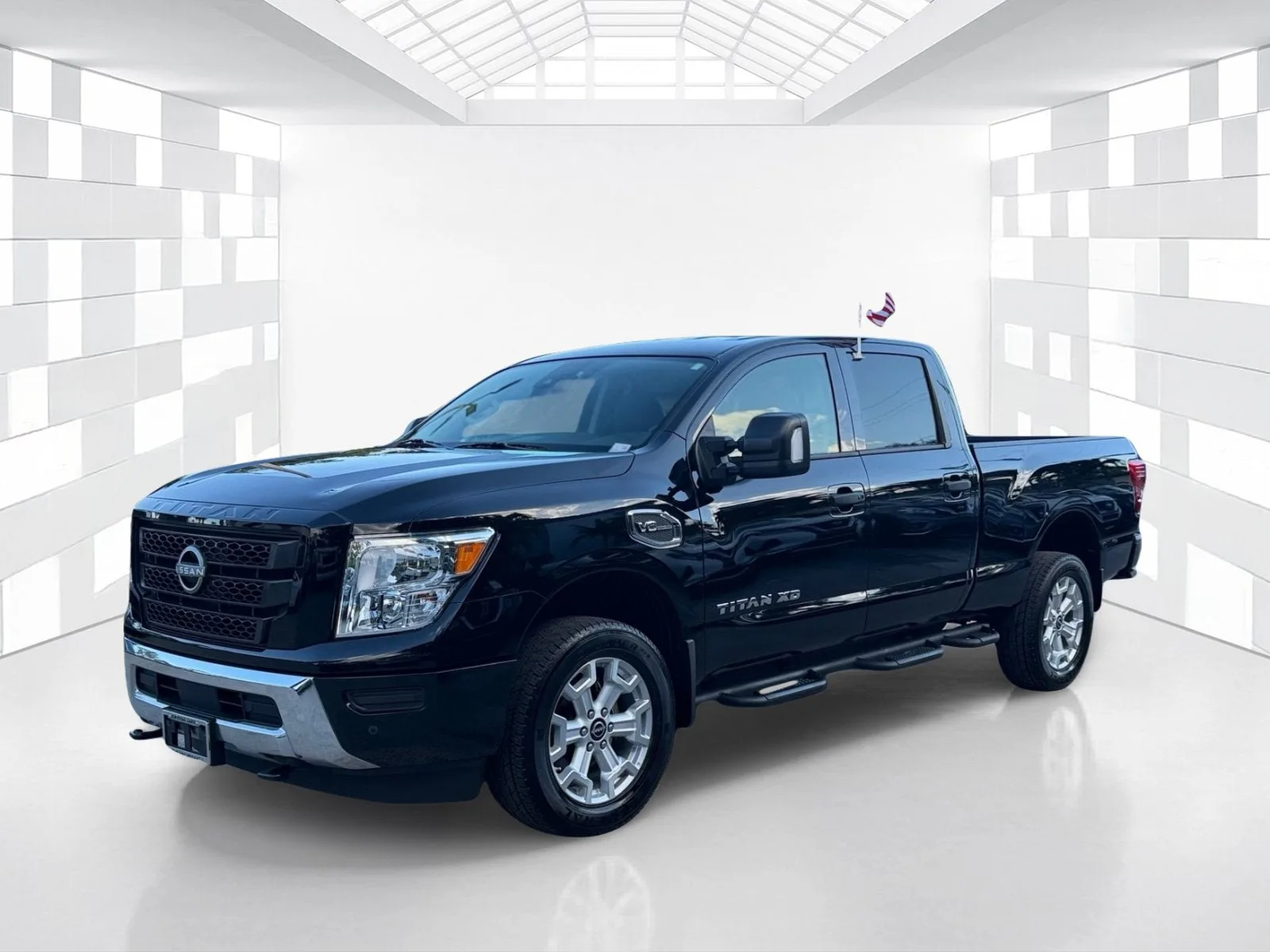 2024 Nissan Titan XD Crew Cab SV photo 3