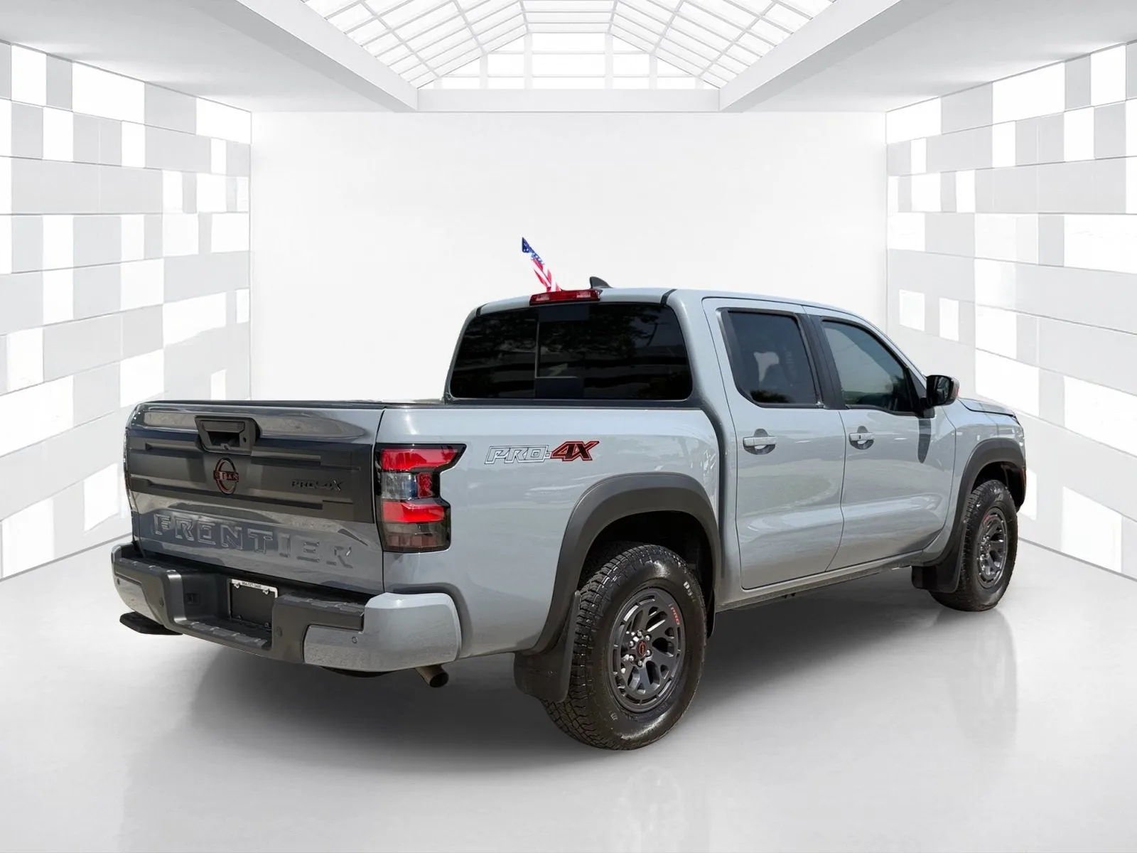2025 Nissan Frontier Crew Cab PRO-4X® photo 6
