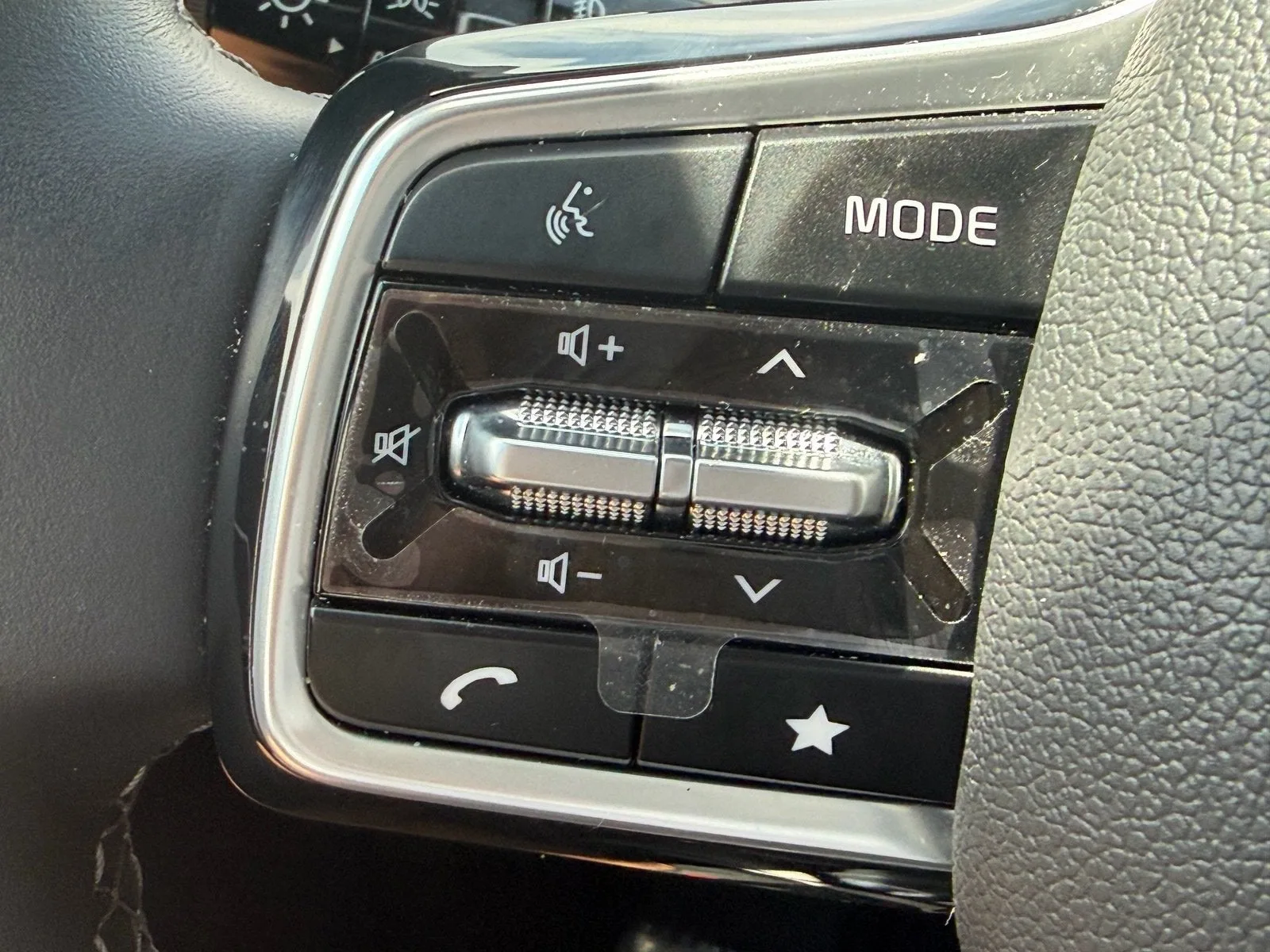 2025 Kia Sorento EX photo 28