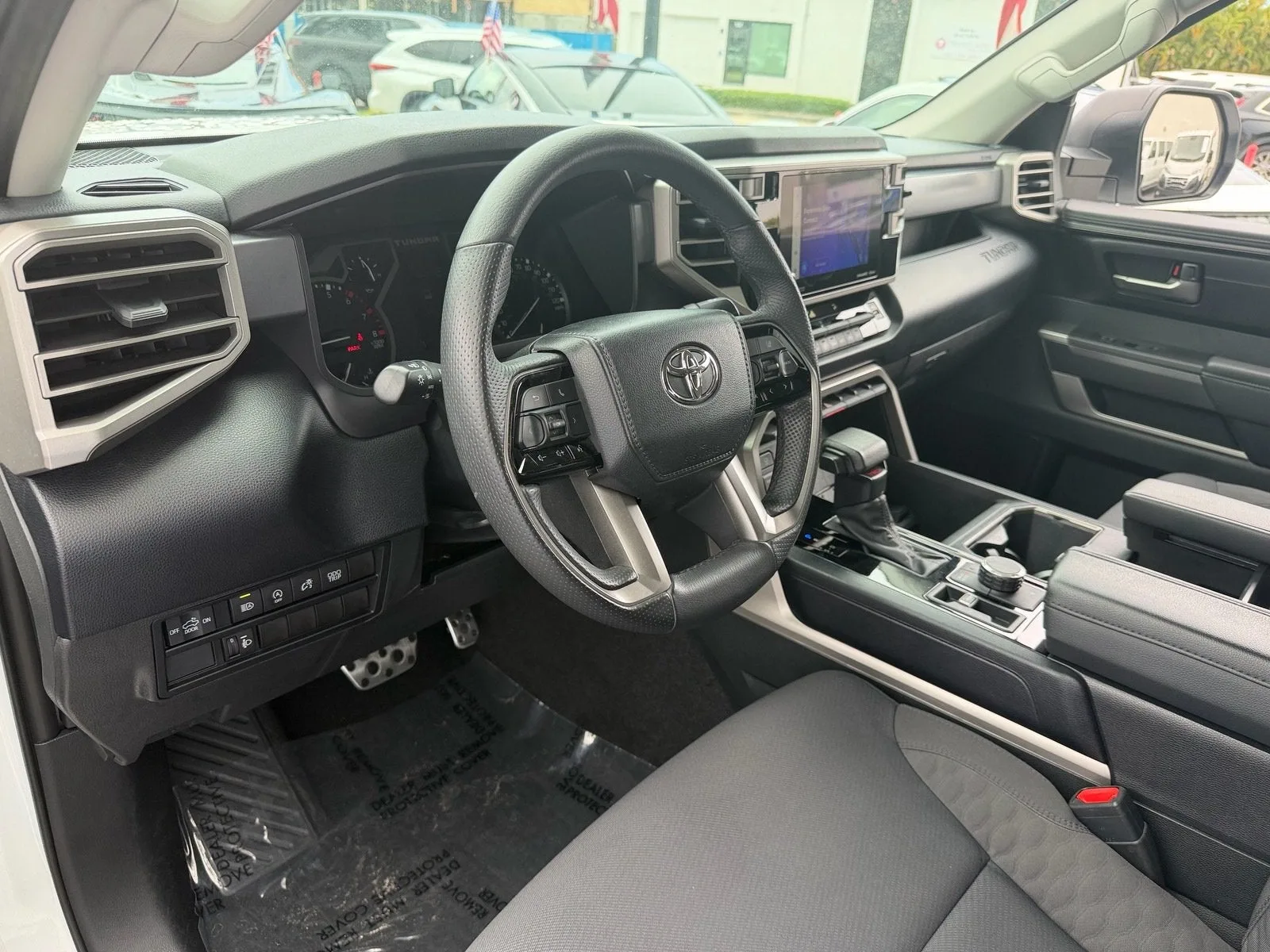 2023 Toyota Tundra 4WD SR5 photo 10