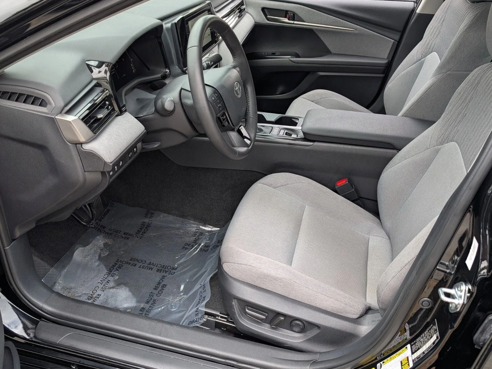 2025 Toyota Camry LE photo 9