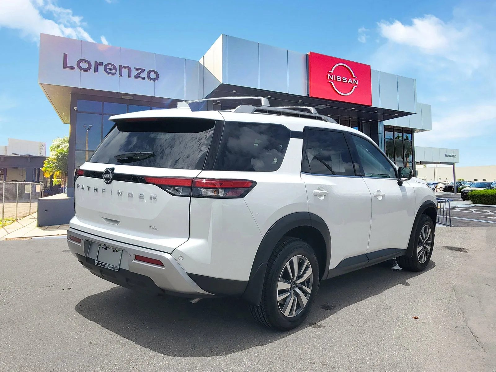 2025 Nissan Pathfinder SL photo 5