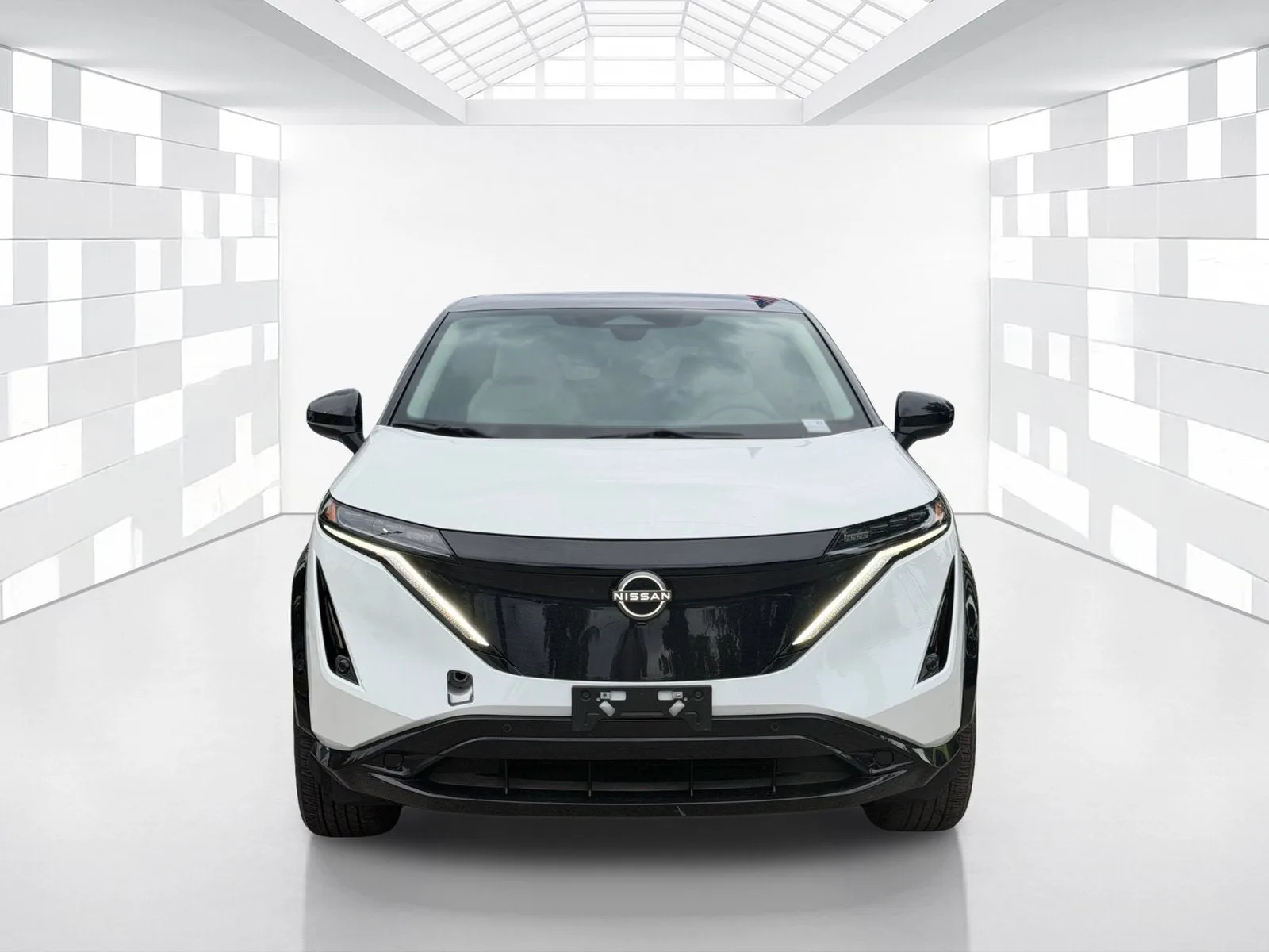 2025 Nissan ARIYA ENGAGE photo 2