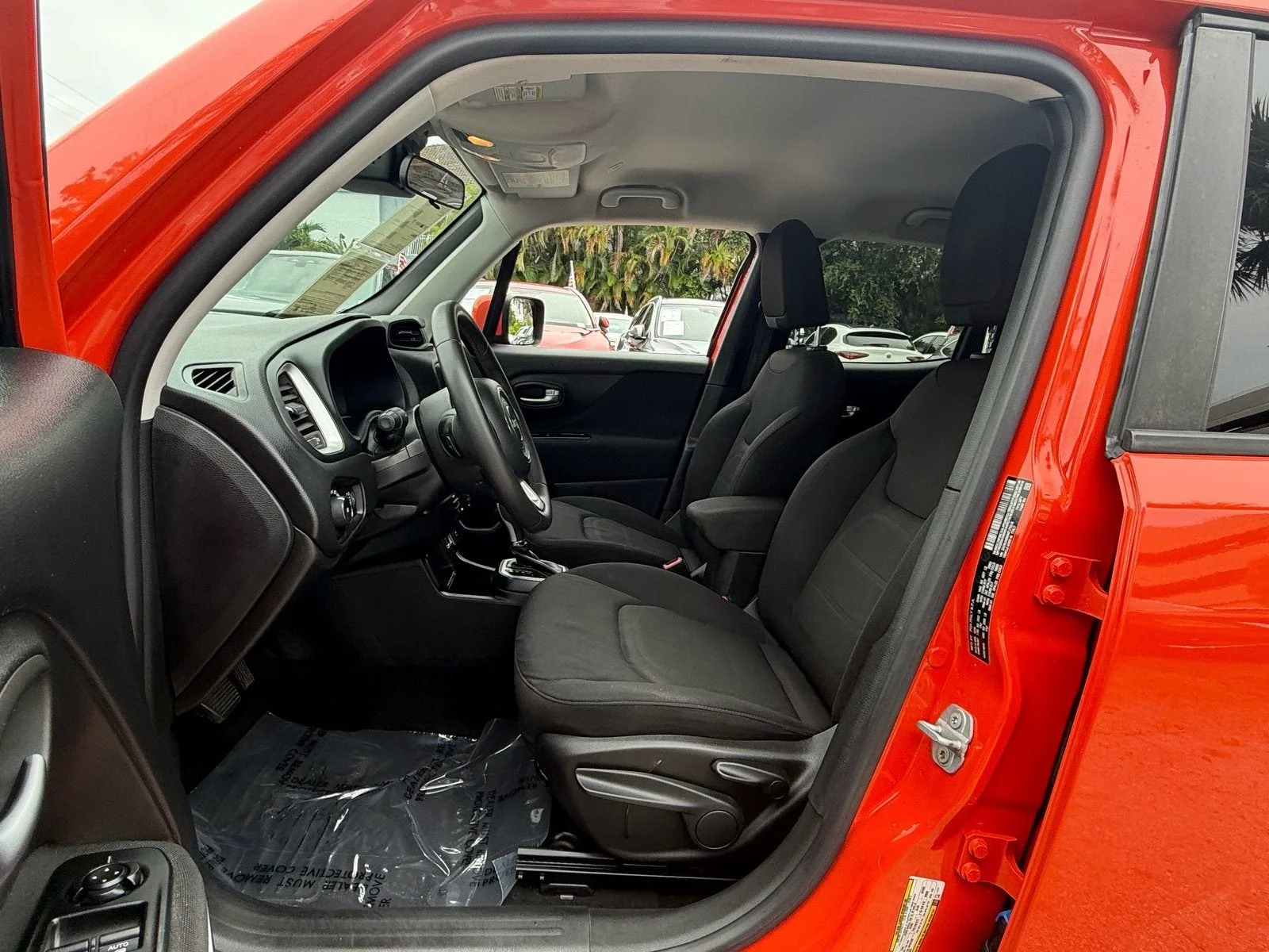 2019 Jeep Renegade Latitude photo 9