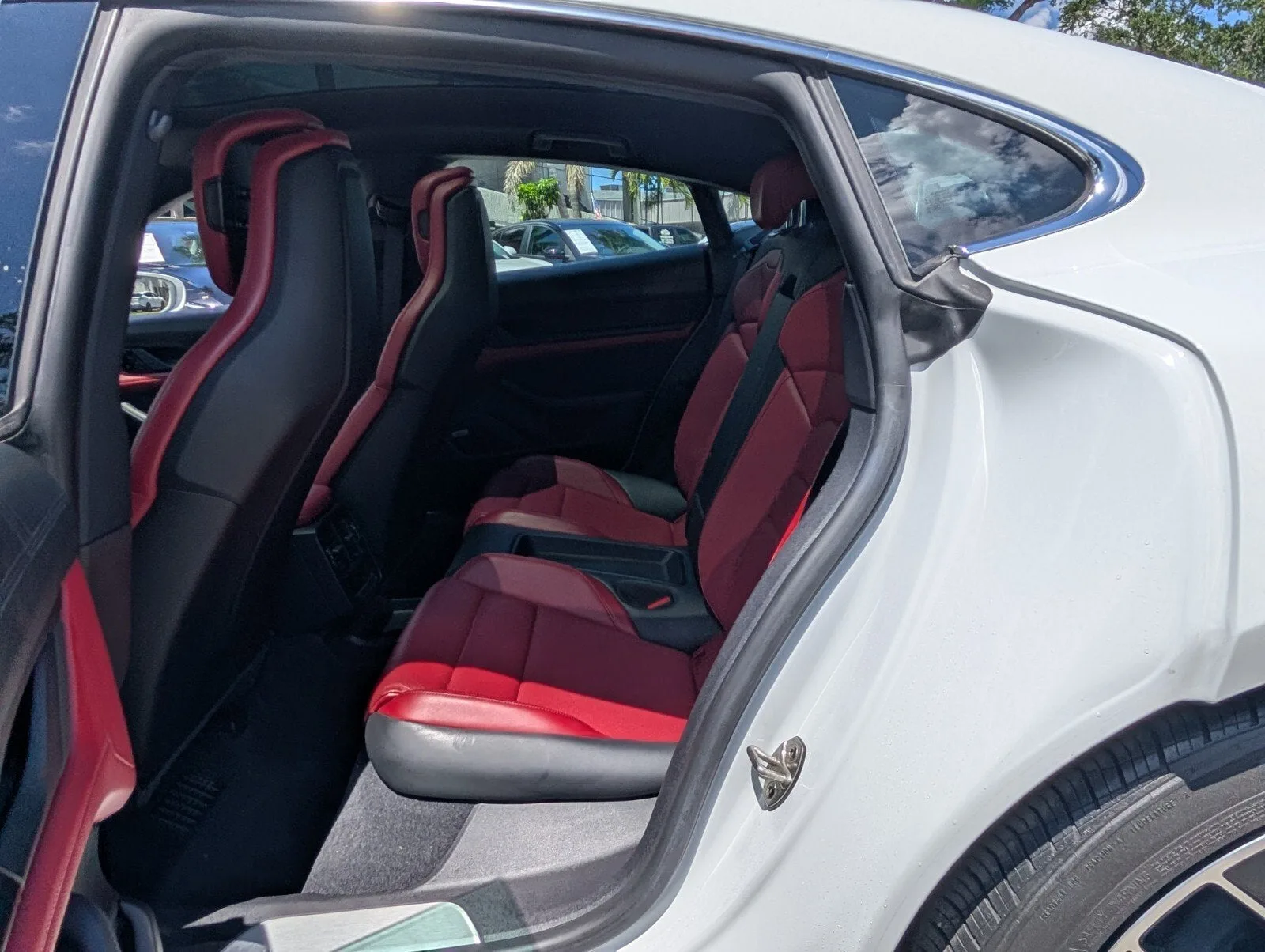 2021 Porsche Taycan 4S photo 11