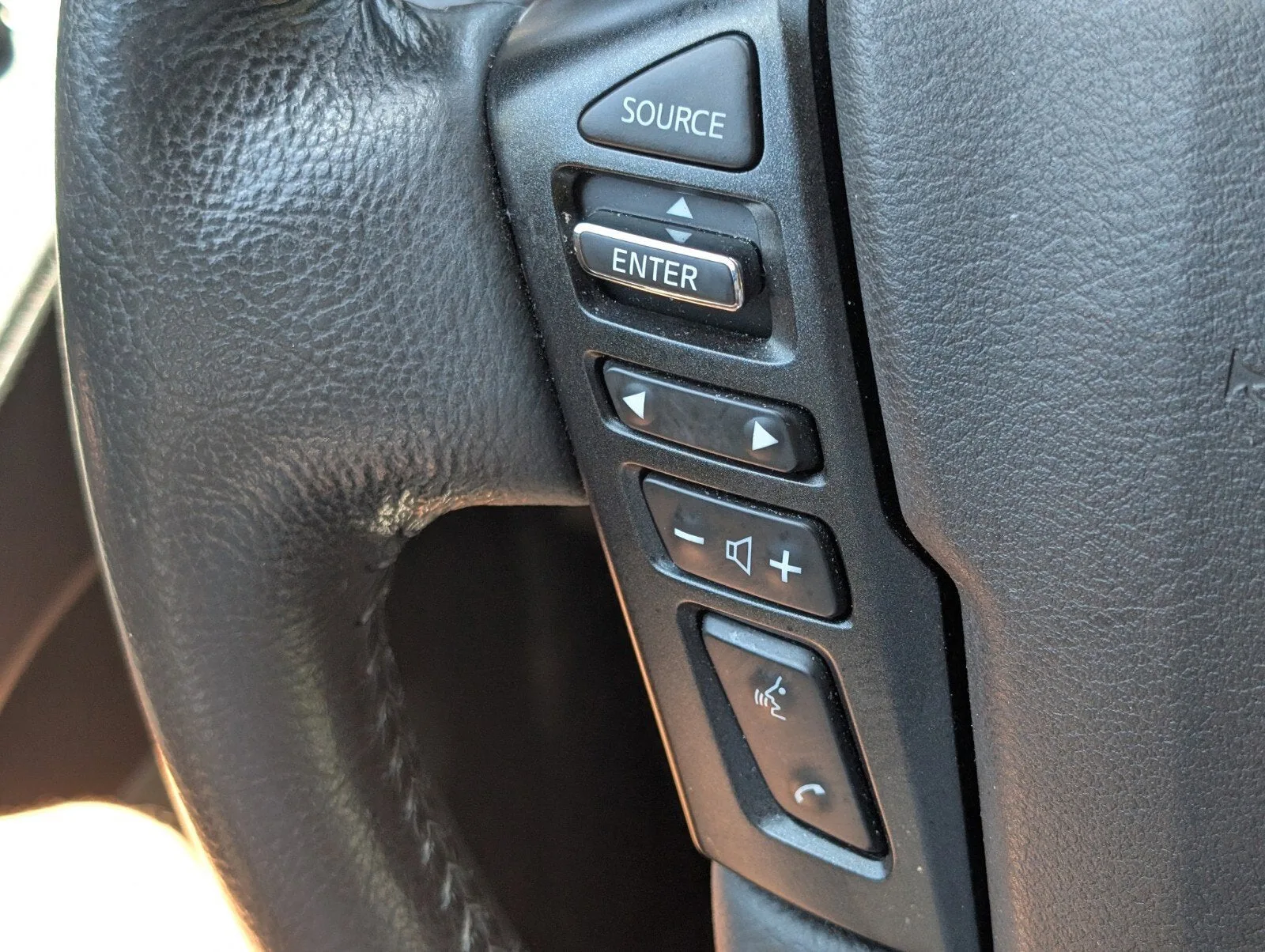 2022 Nissan Frontier Crew Cab SV photo 30