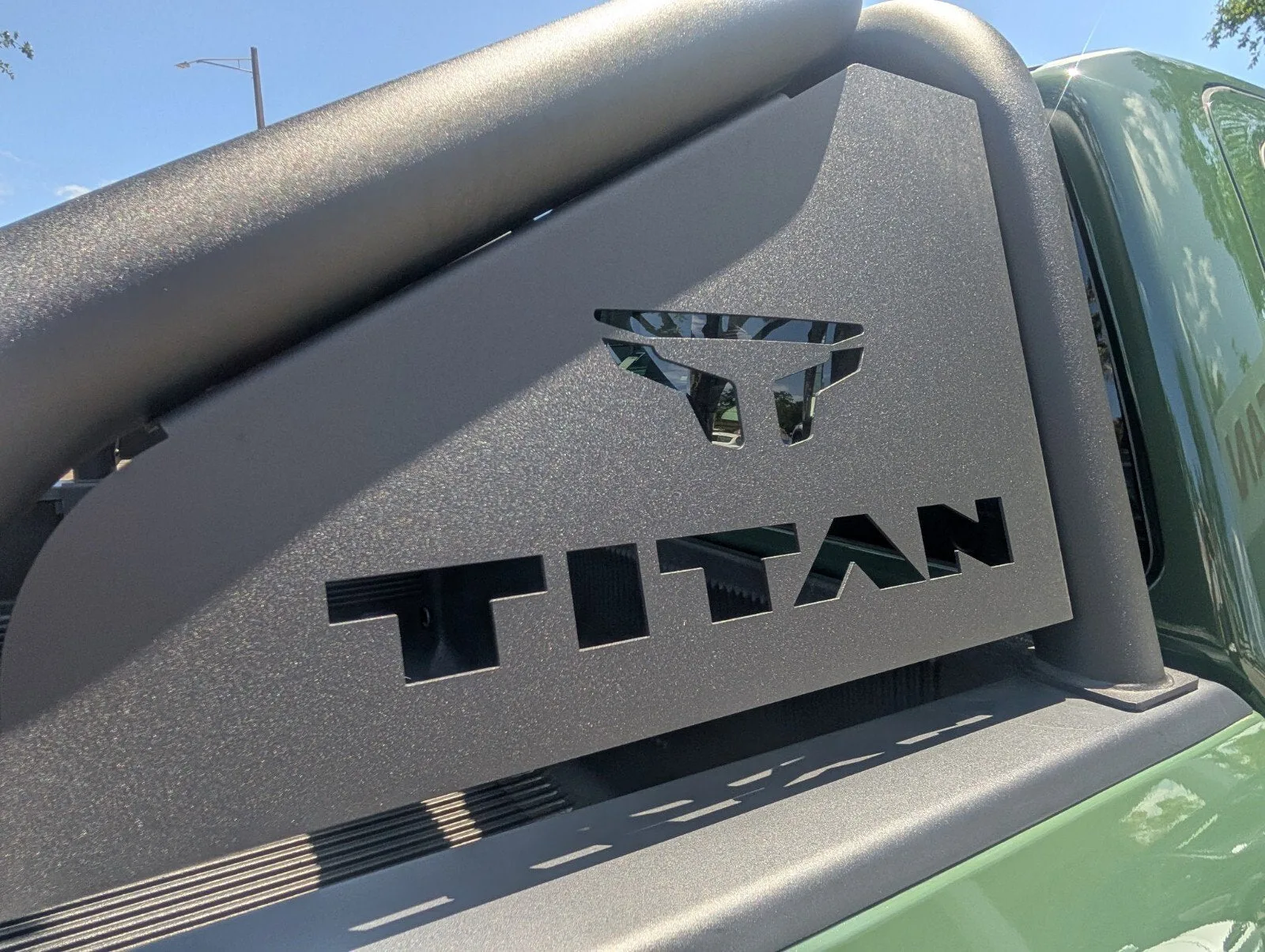2024 Nissan Titan Crew Cab SV photo 14