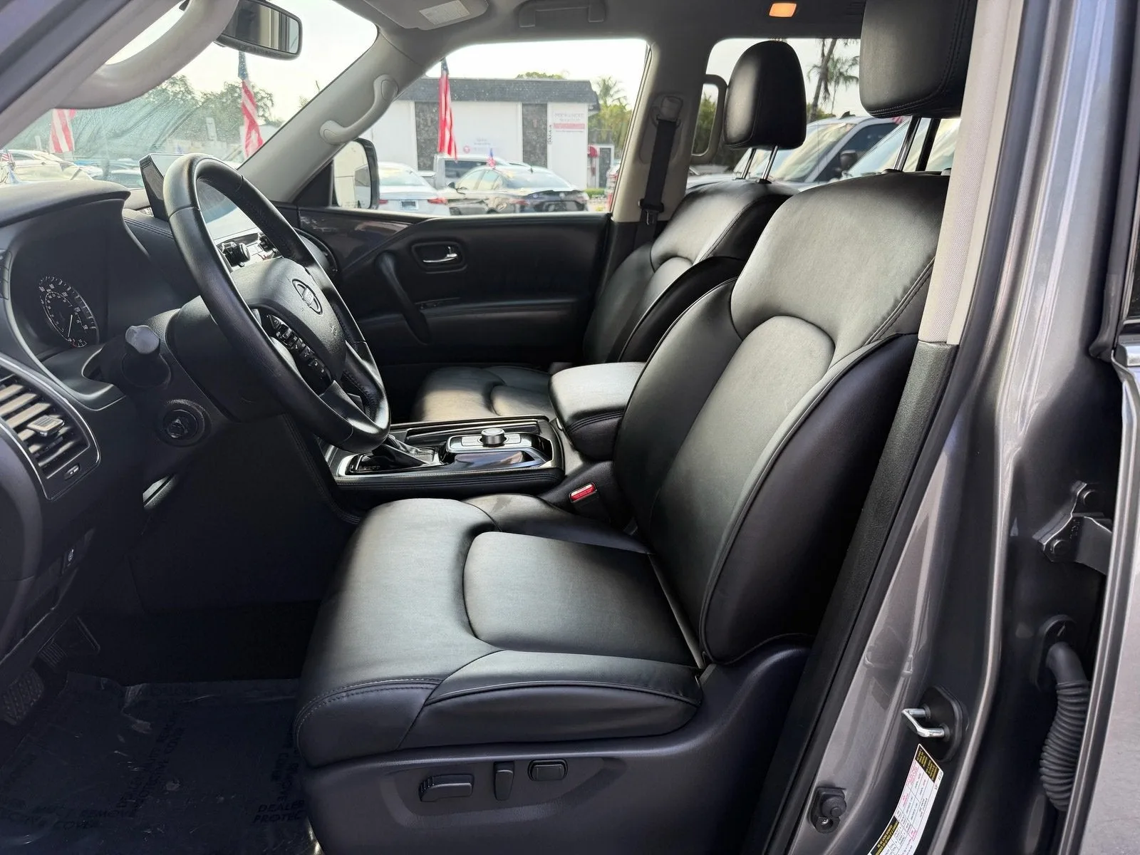 2023 Nissan Armada SV photo 10