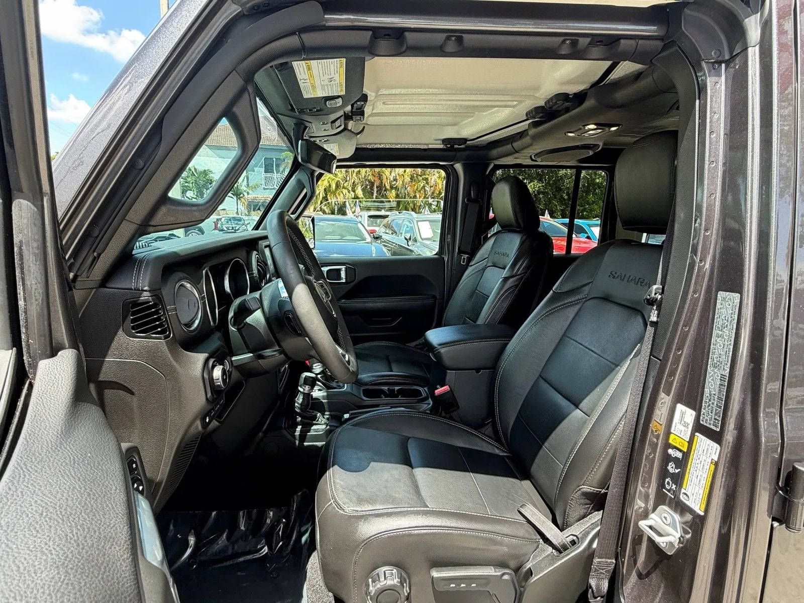 2023 Jeep Wrangler 4xe Sahara photo 9