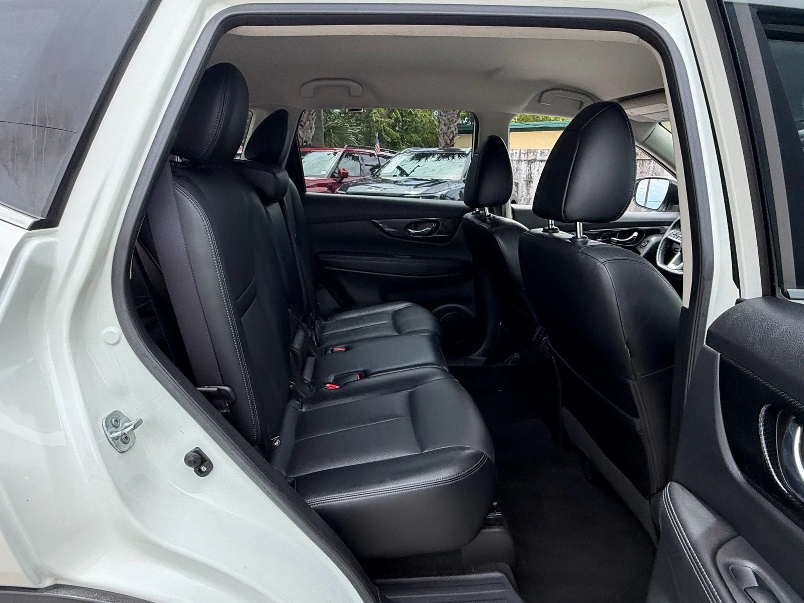2017 Nissan Rogue SL photo 16