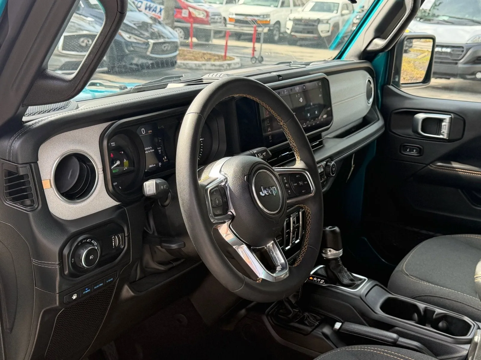 2024 Jeep Wrangler 4xe Sahara photo 12
