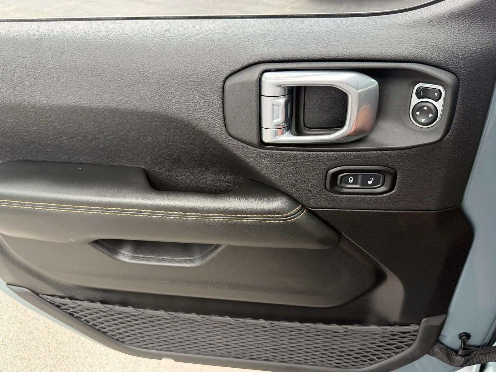 2024 Jeep Wrangler 4xe Sahara photo 32