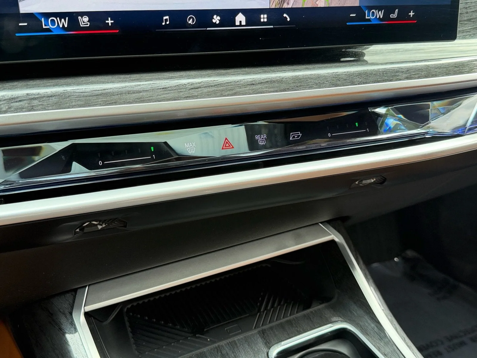 2025 BMW 7 Series 740i xDrive photo 24