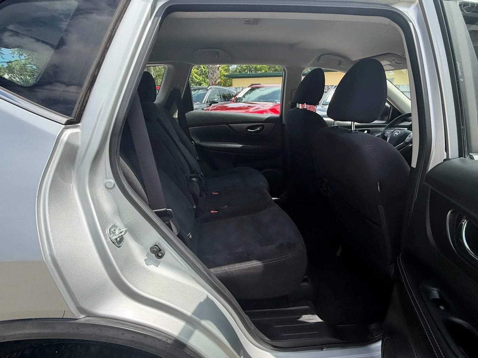2016 Nissan Rogue S photo 15