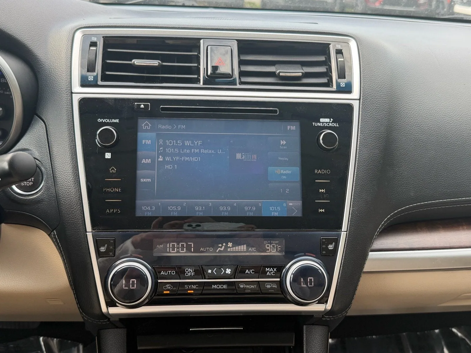 2018 Subaru Outback Limited photo 16