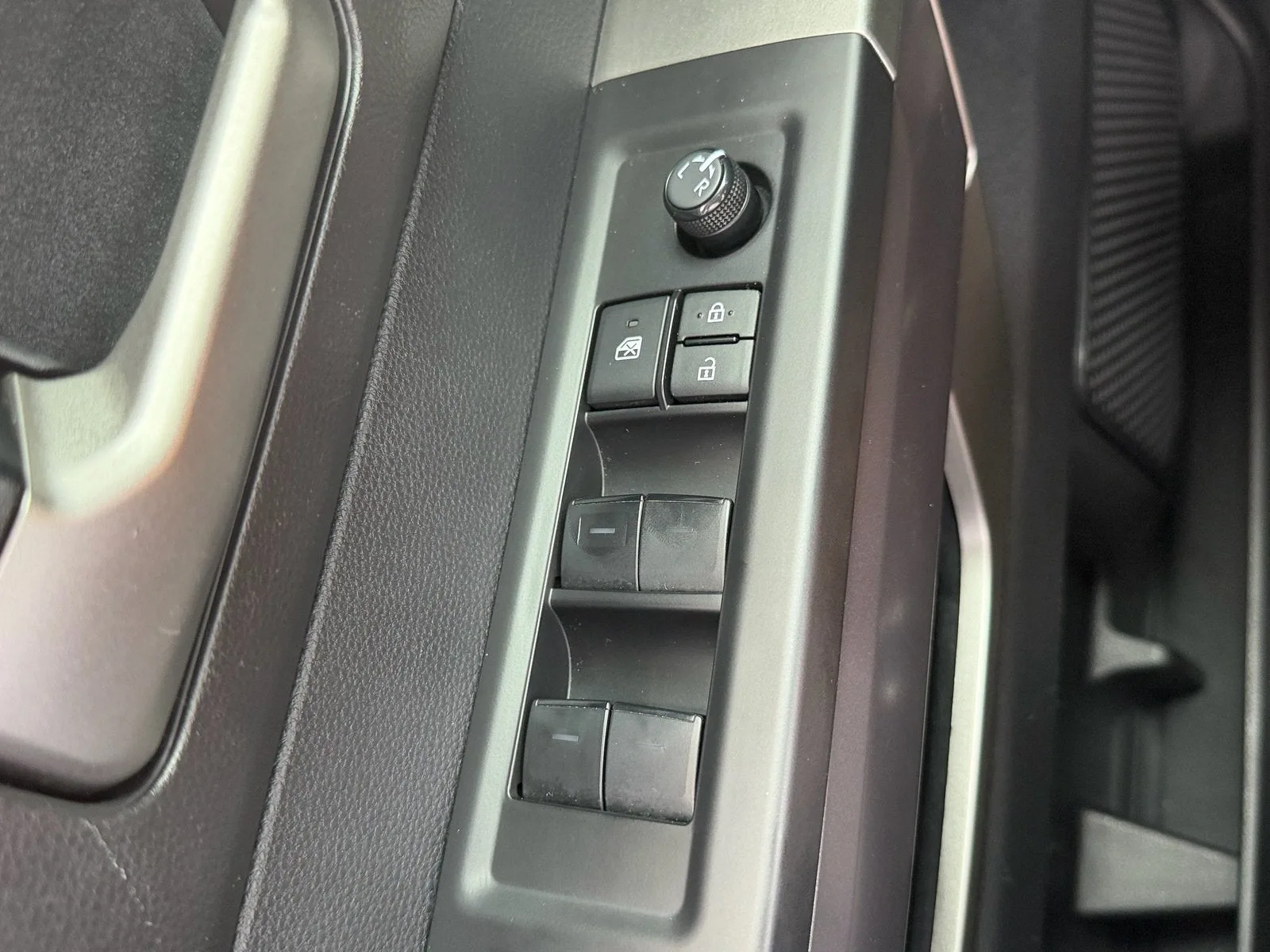 2023 Toyota Tundra 4WD SR5 photo 33