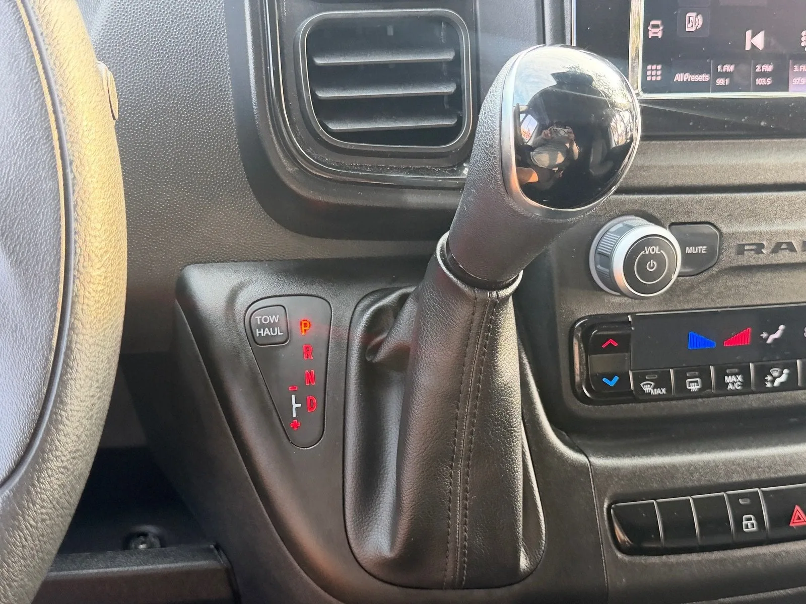 2025 RAM ProMaster Cargo Van Tradesman photo 26
