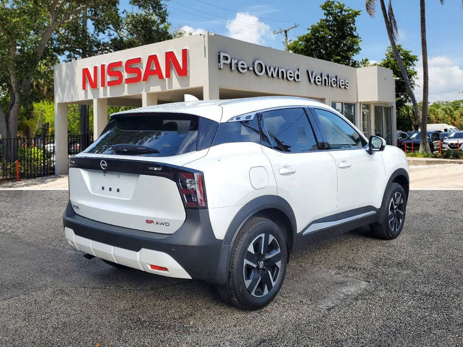 2025 Nissan Kicks SR photo 4