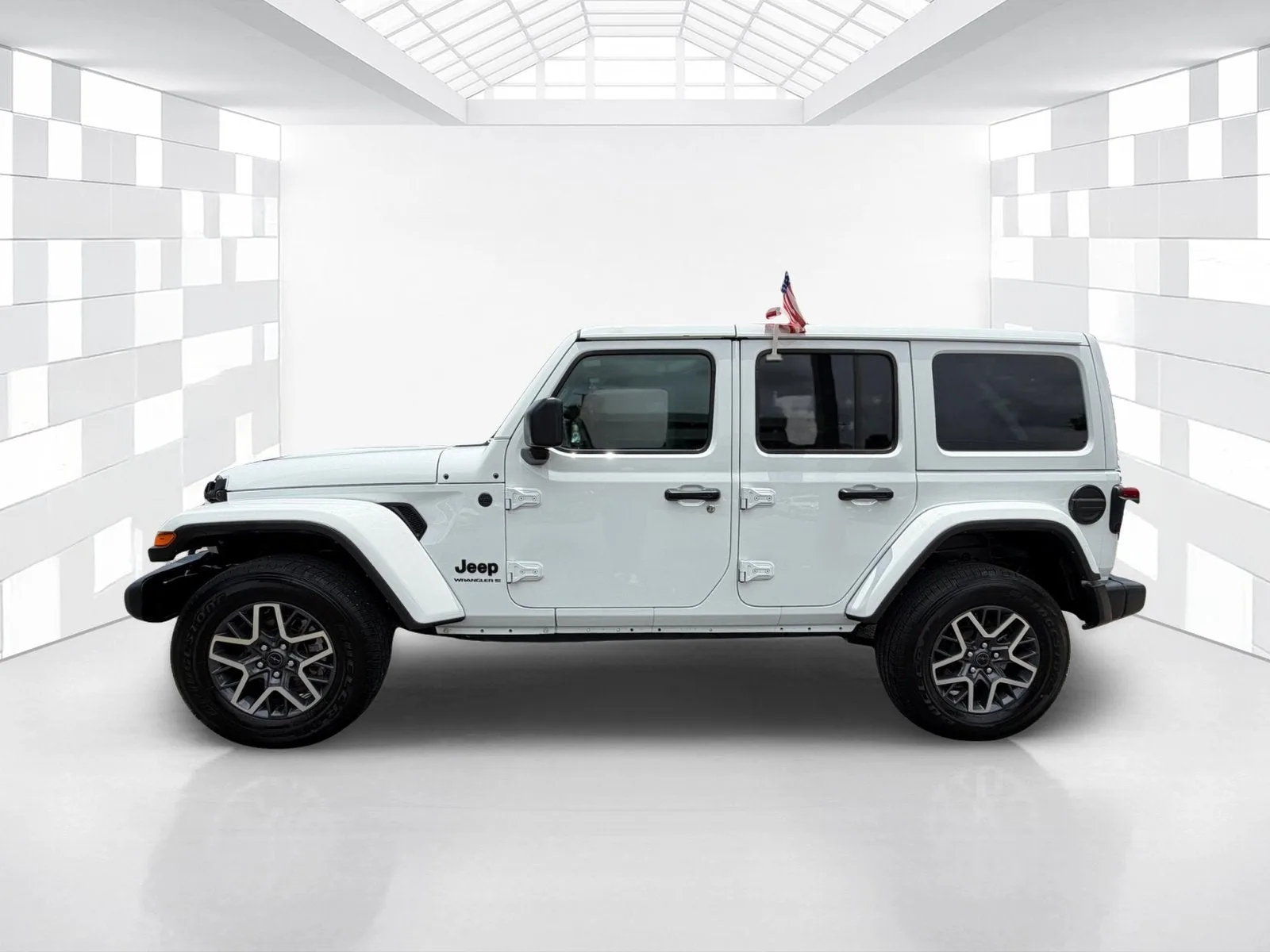 2025 Jeep Wrangler Sahara photo 4