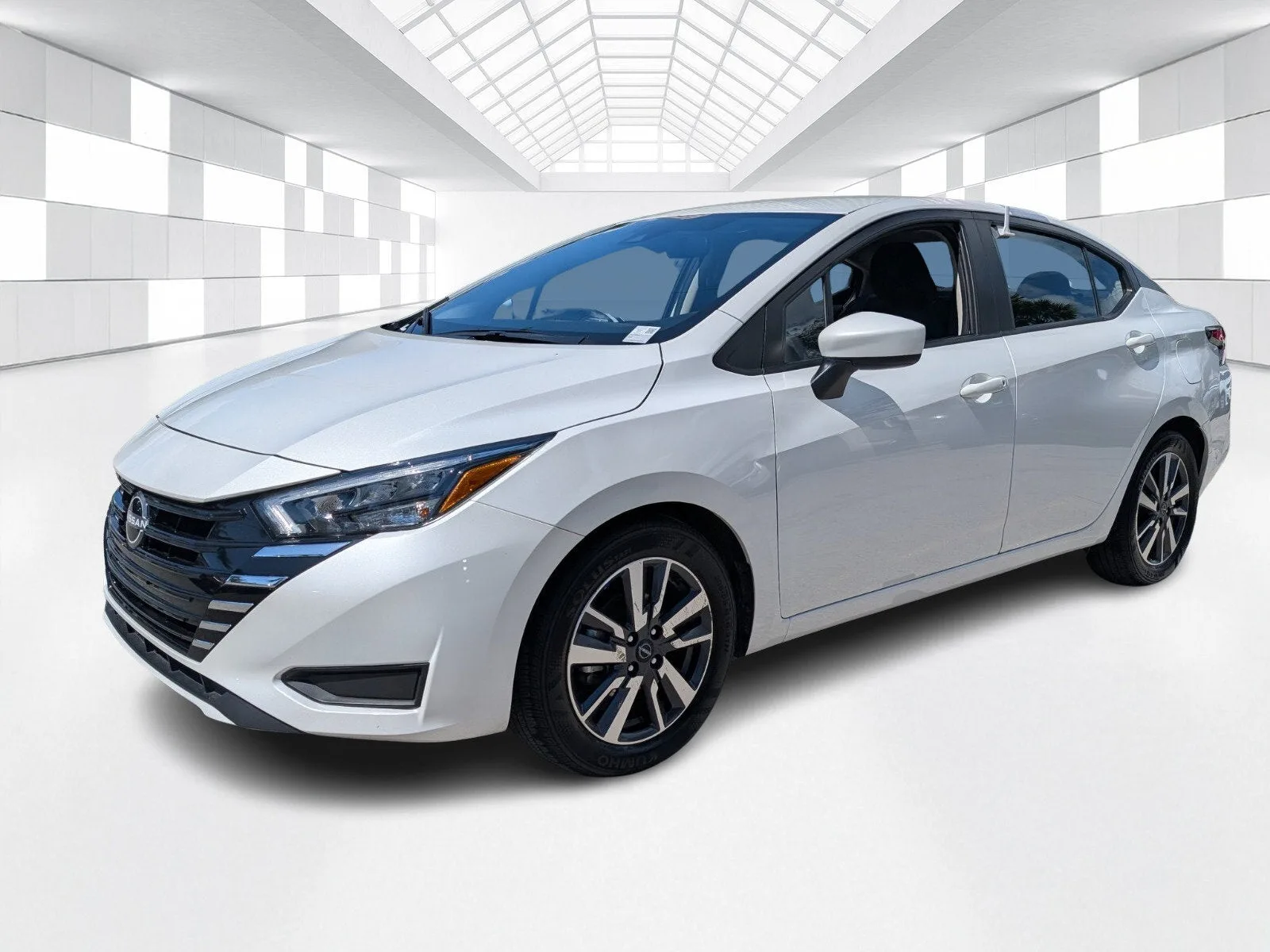 2025 Nissan Versa SV photo 3