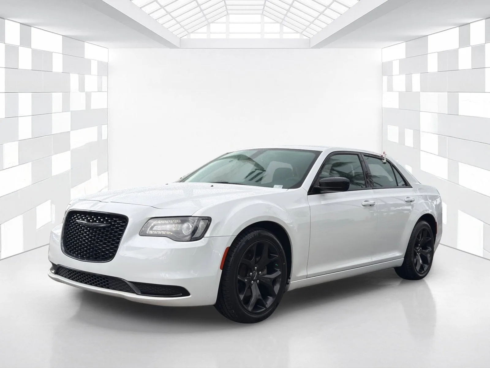 2022 Chrysler 300 Touring photo 3