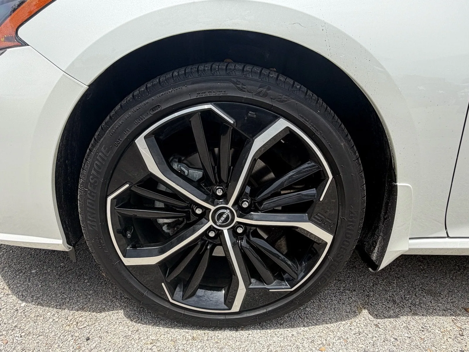 2025 Nissan Altima SR photo 9