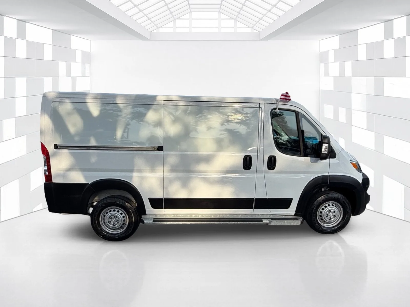 2025 RAM ProMaster Cargo Van Tradesman photo 8