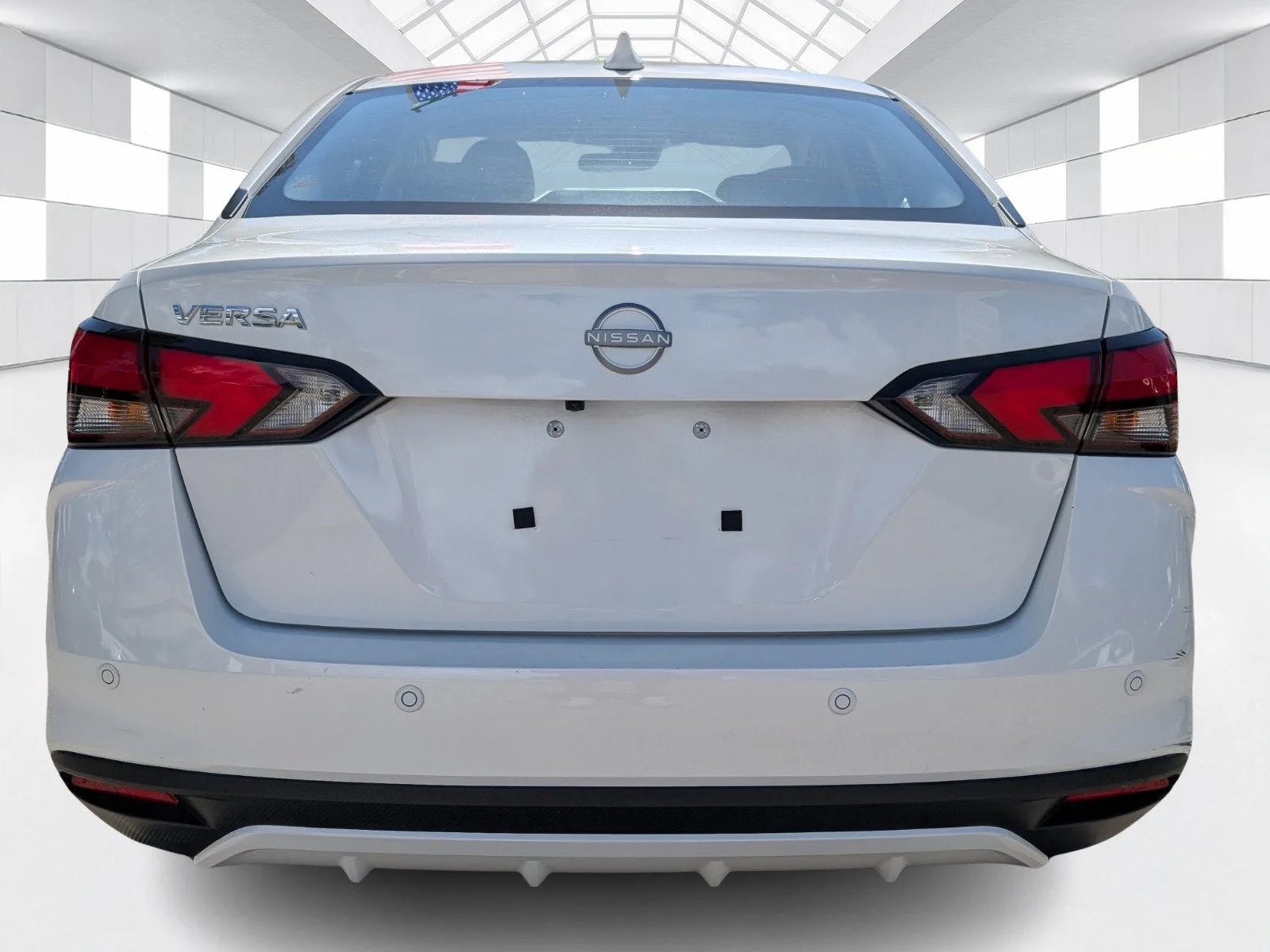 2025 Nissan Versa SV photo 5