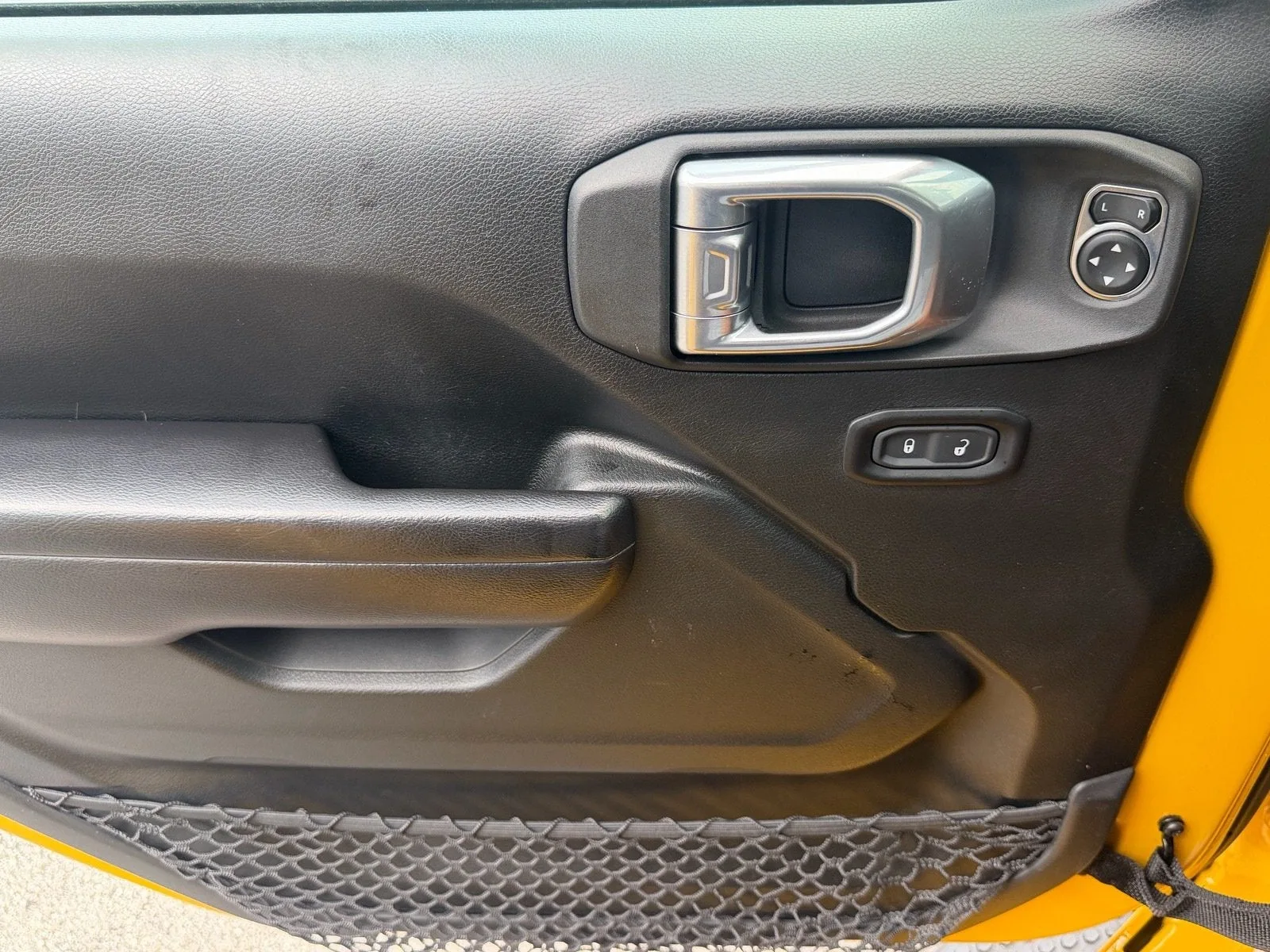 2020 Jeep Wrangler Sport S photo 31