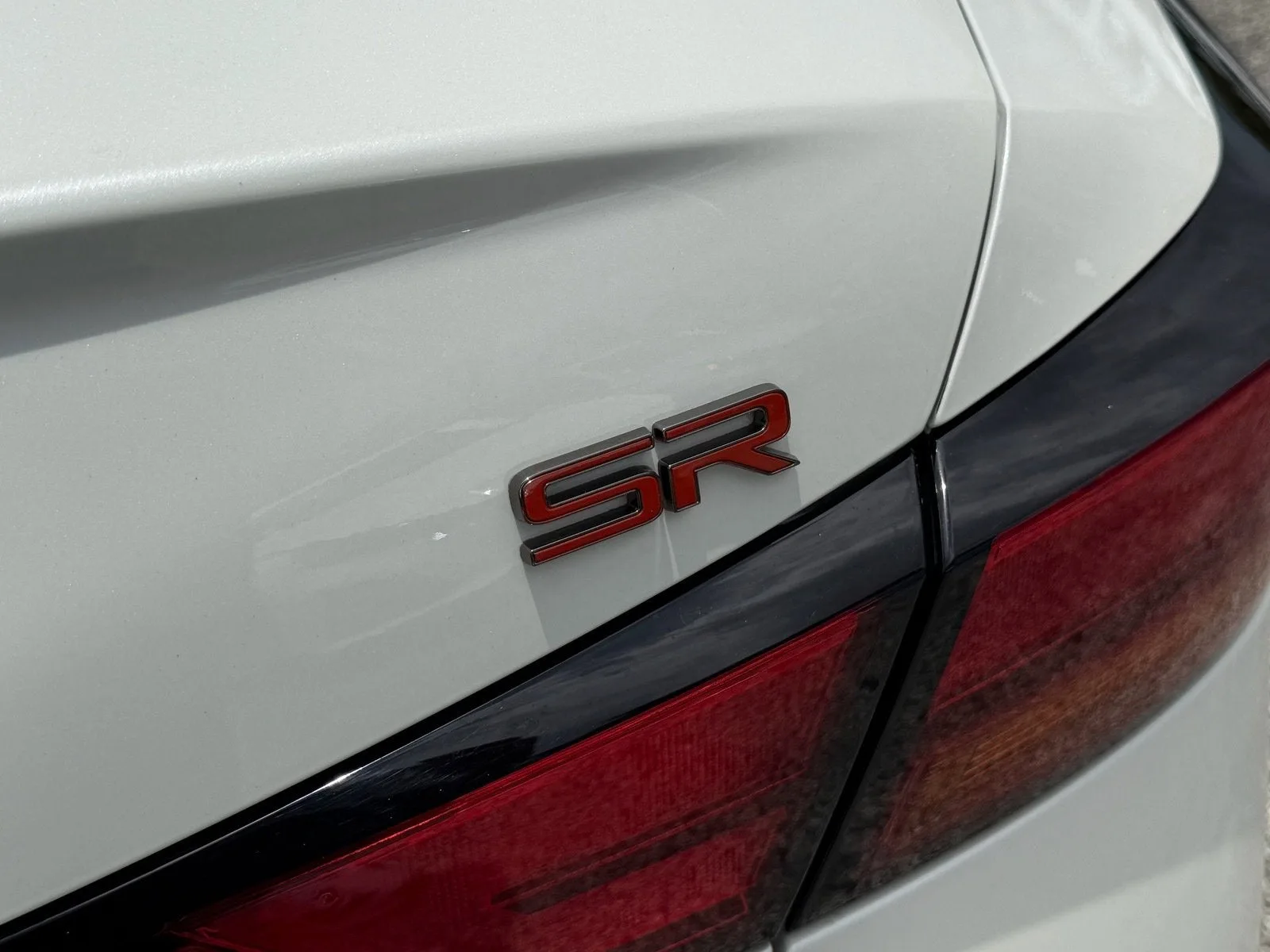 2024 Nissan Altima SR photo 18