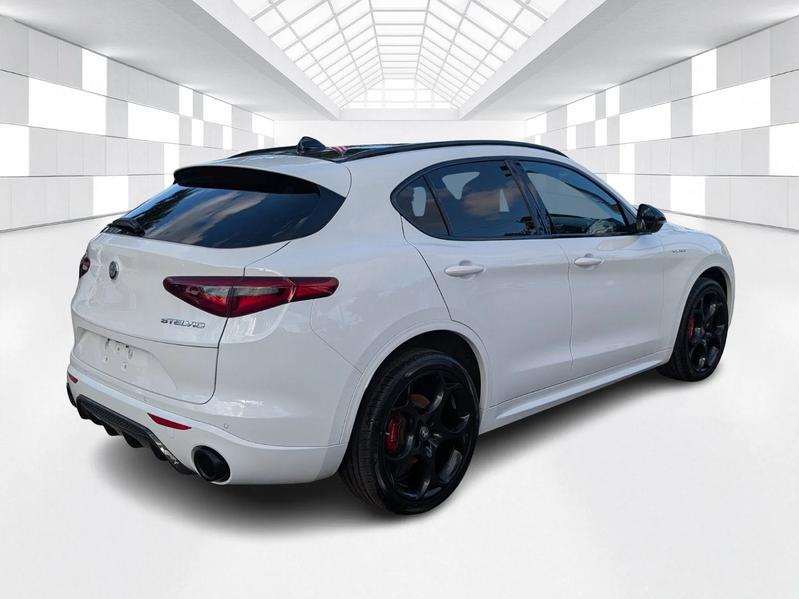 2023 Alfa Romeo Stelvio Veloce photo 7