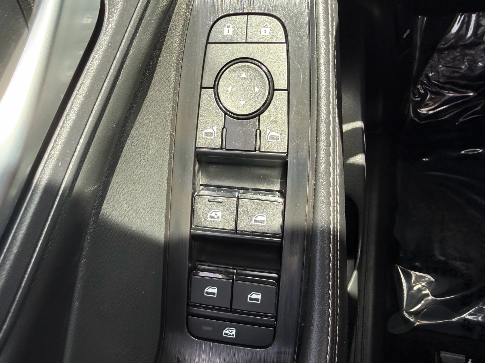 2023 Nissan Rogue SV photo 33