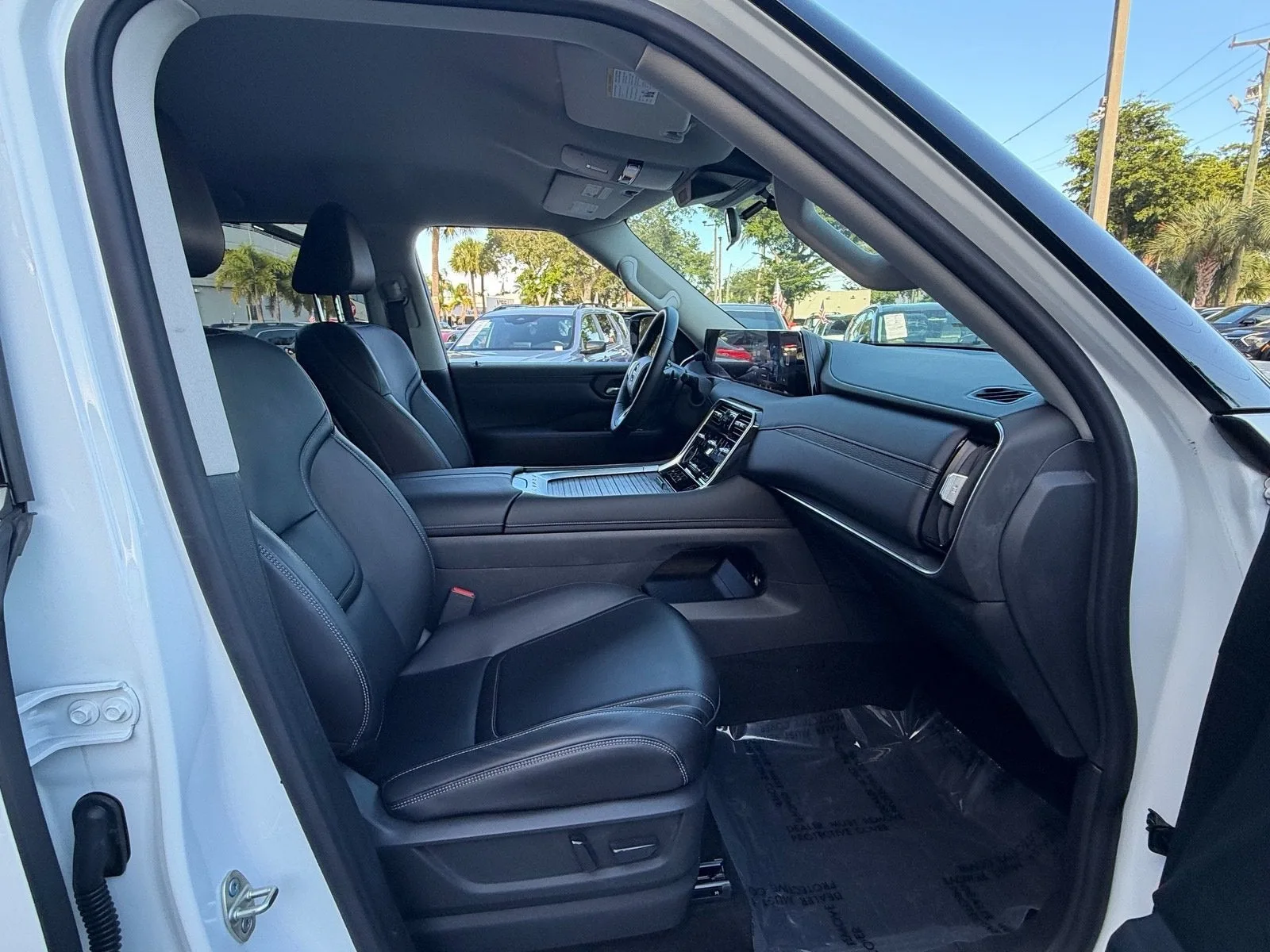 2026 Nissan Armada SV photo 18