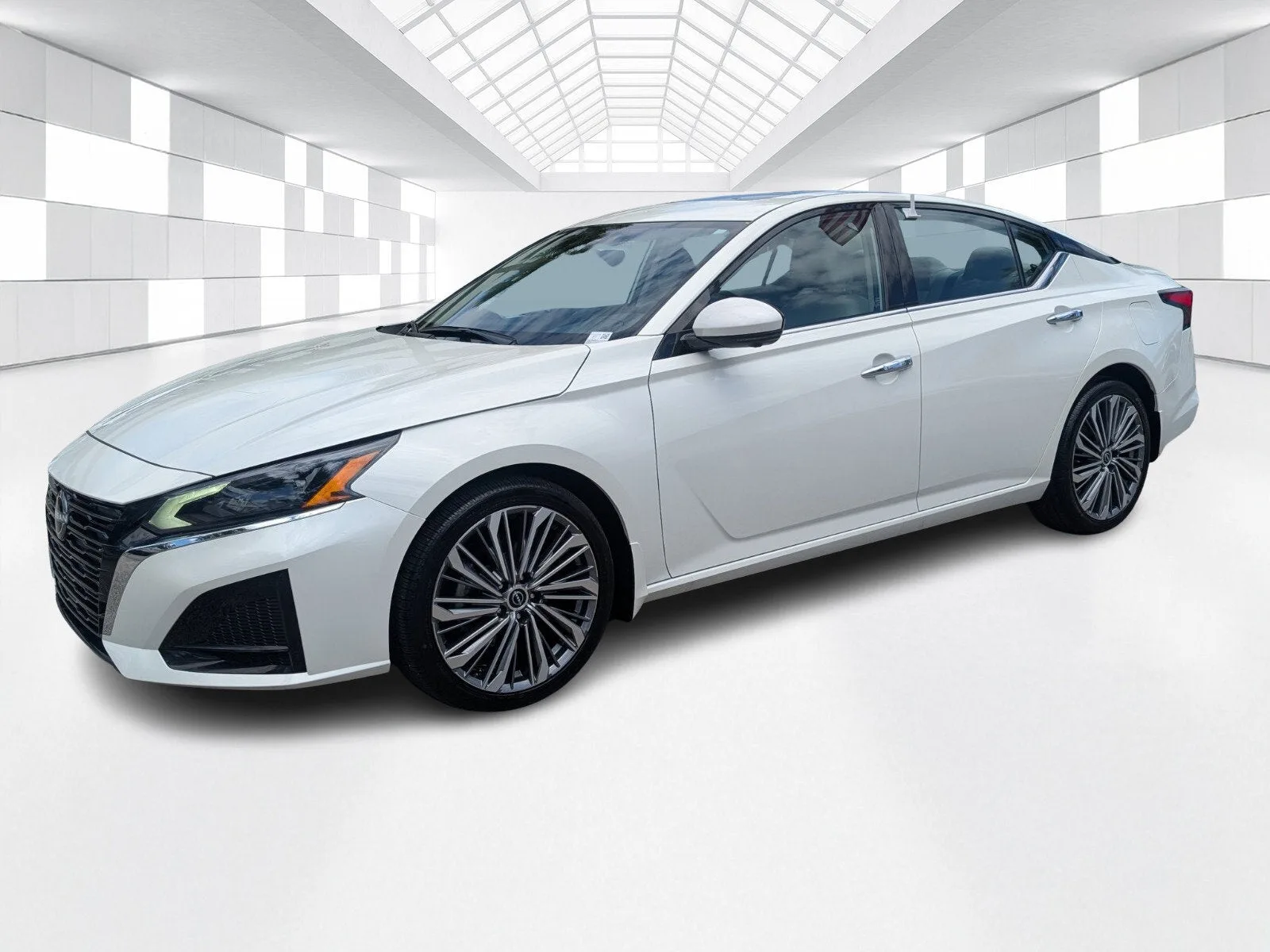 2025 Nissan Altima SL photo 3
