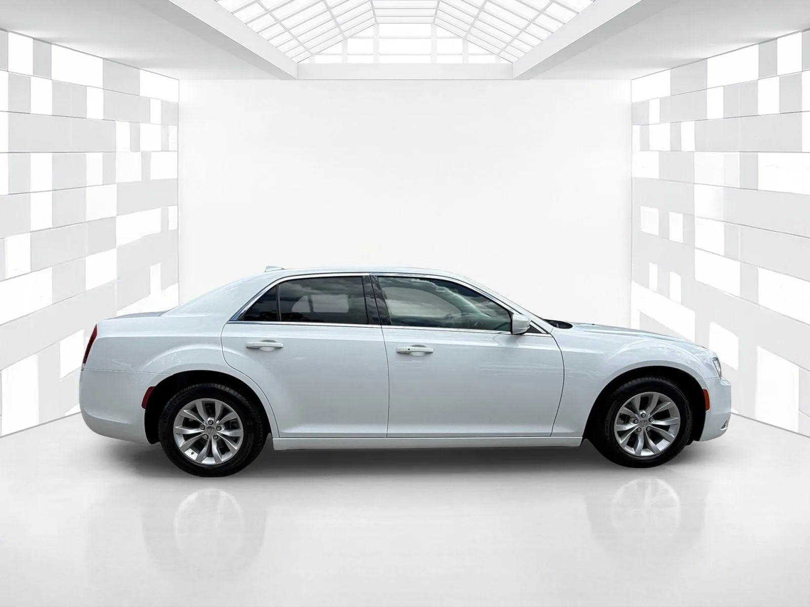 2023 Chrysler 300 Touring photo 8