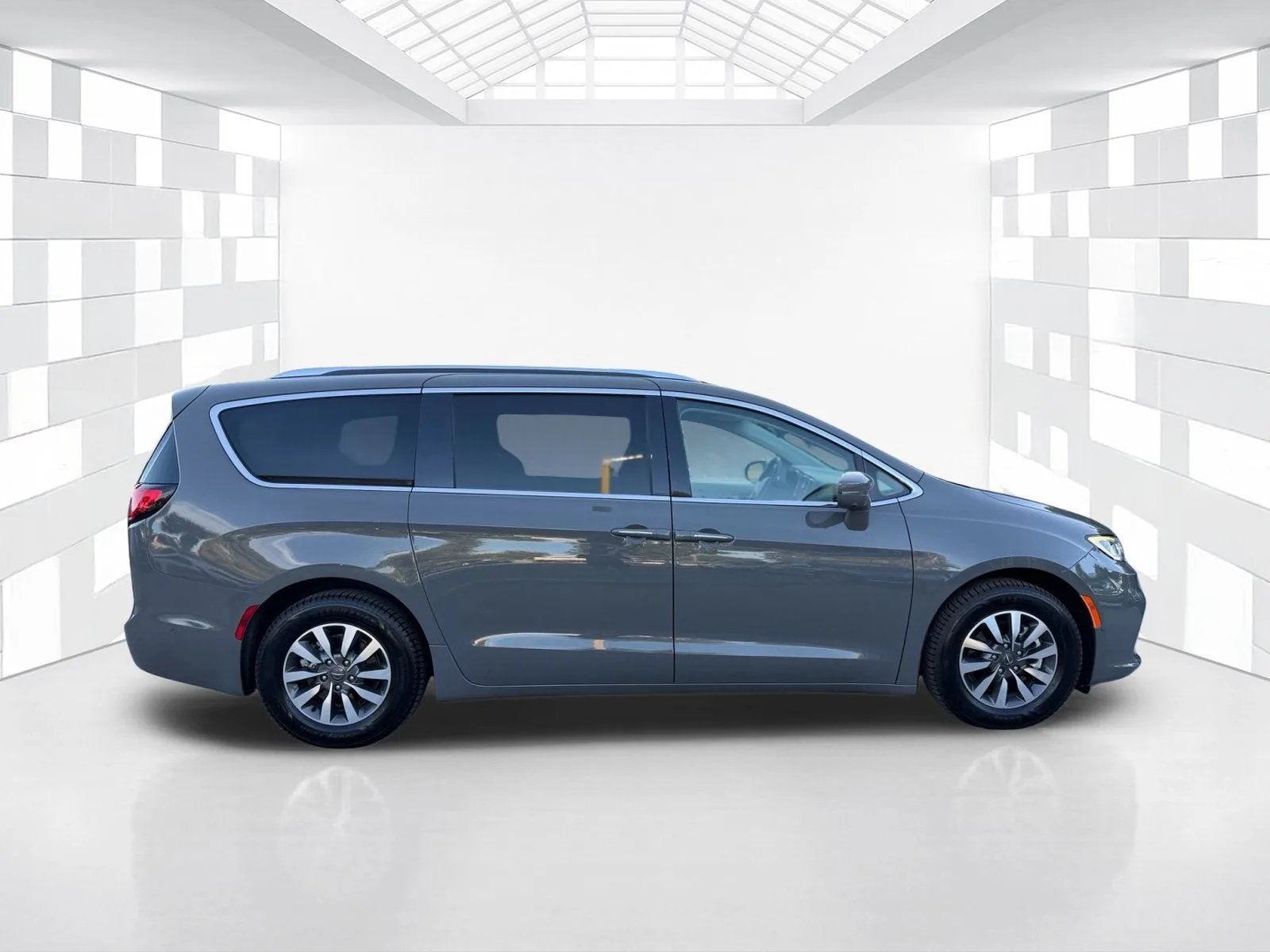 2021 Chrysler Pacifica Hybrid Touring L photo 8
