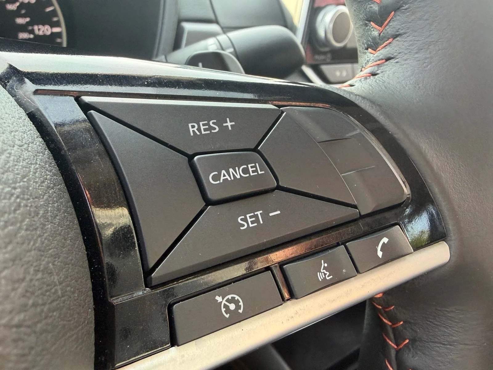 2023 Nissan Altima SR photo 27