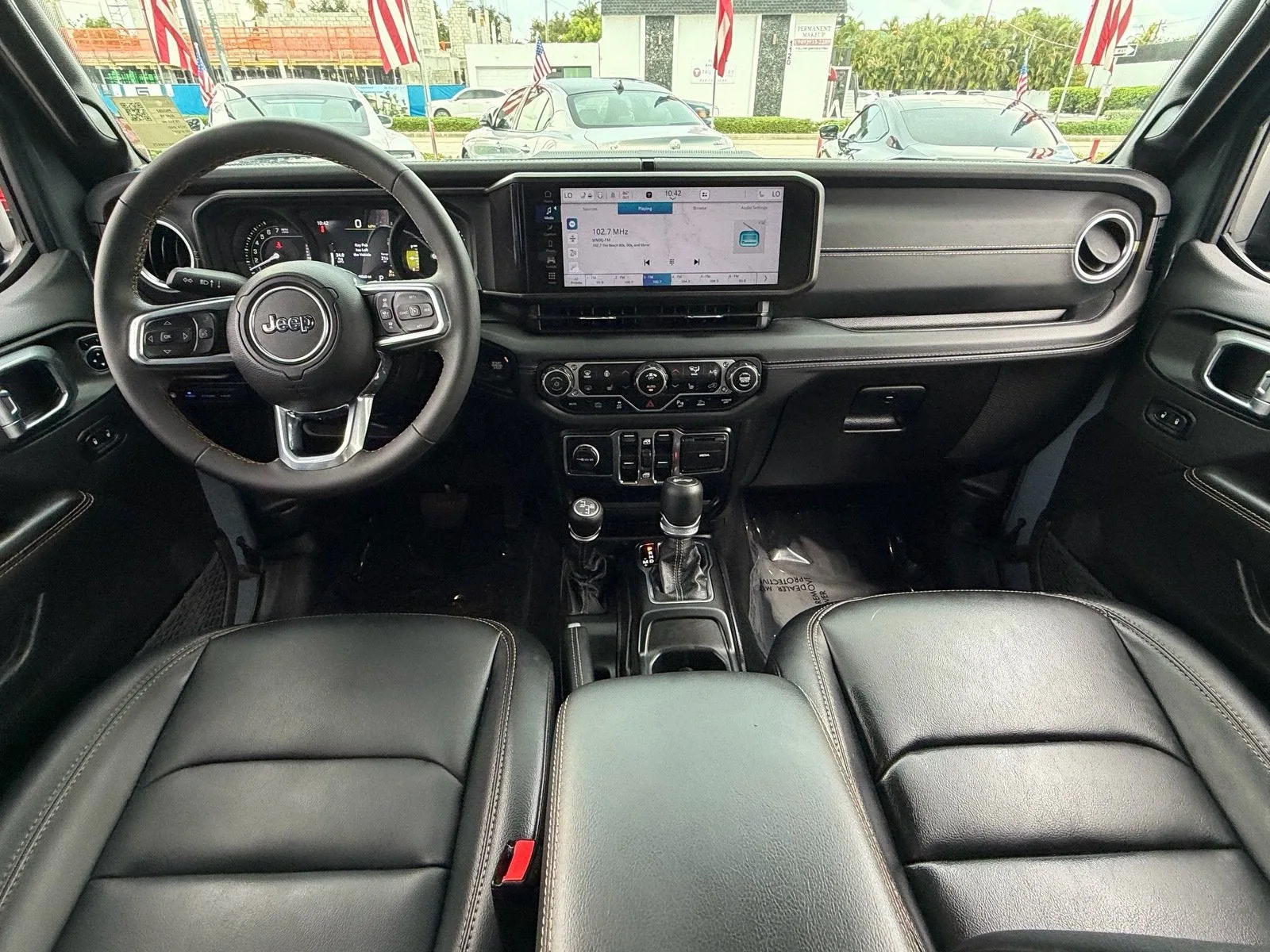 2024 Jeep Wrangler 4xe Sahara photo 14