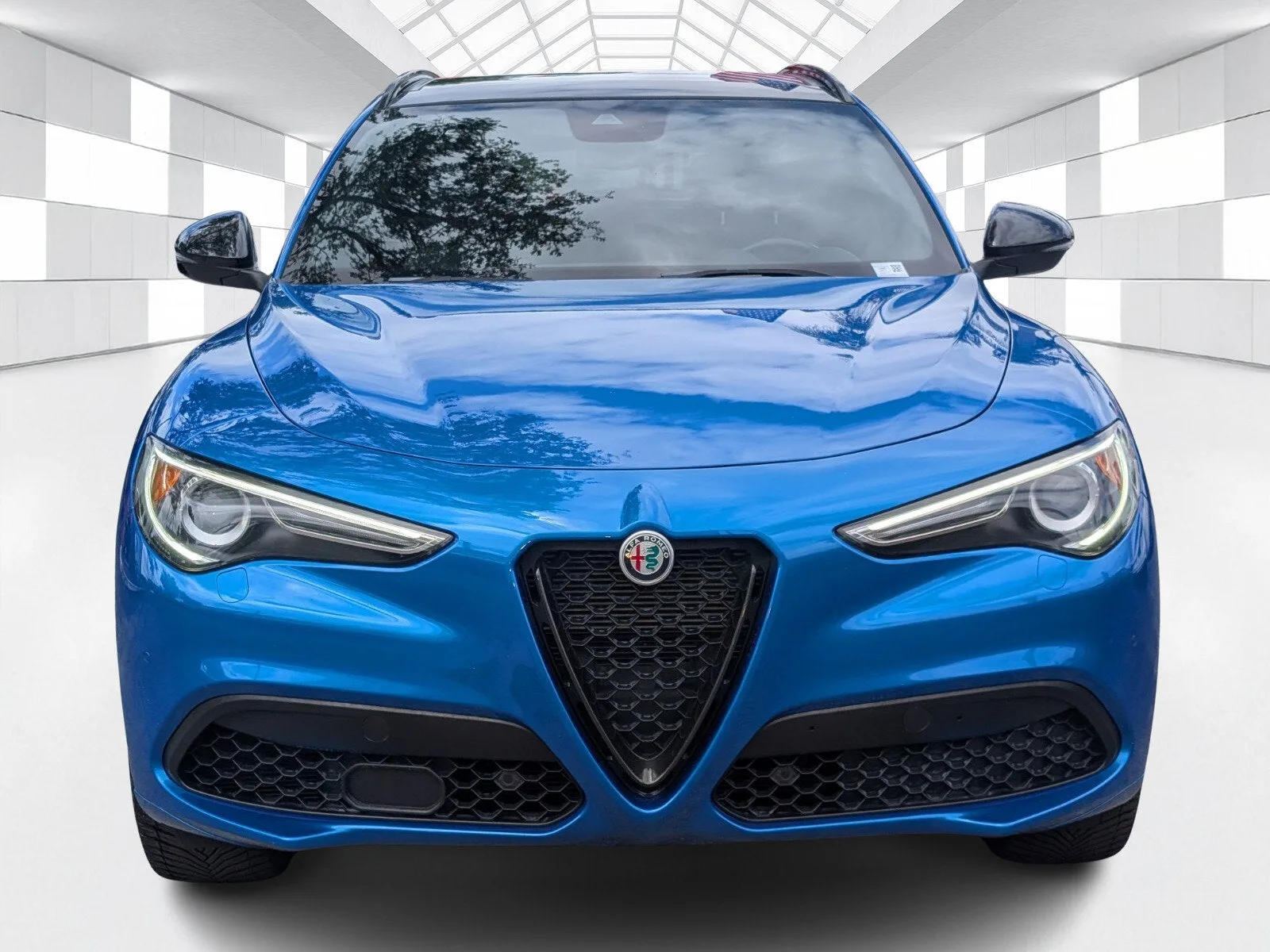 2022 Alfa Romeo Stelvio Veloce photo 2