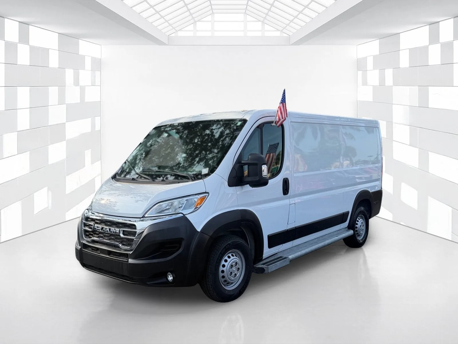 2025 RAM ProMaster Cargo Van Tradesman photo 3