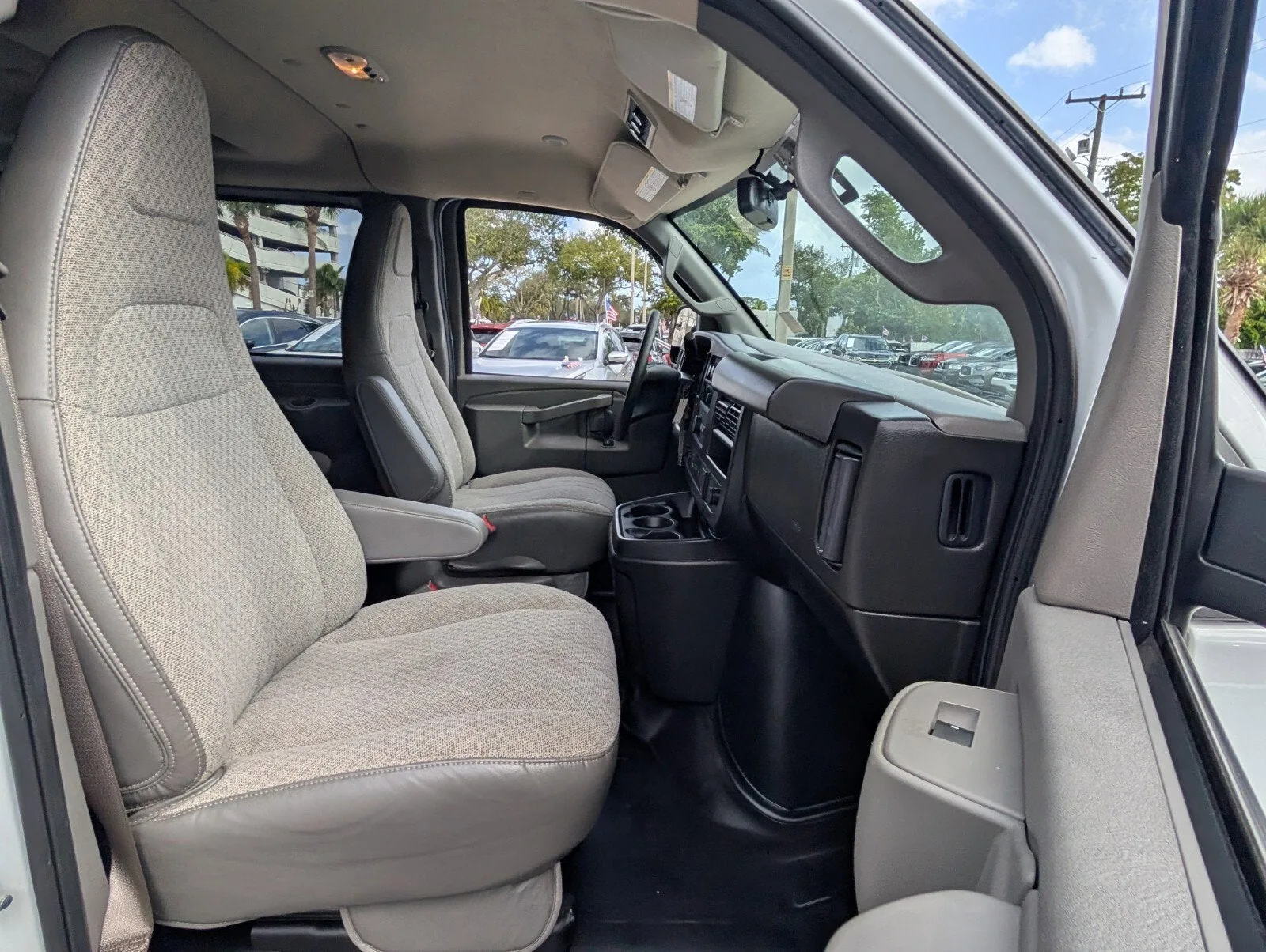 2023 Chevrolet Express Passenger LS photo 14